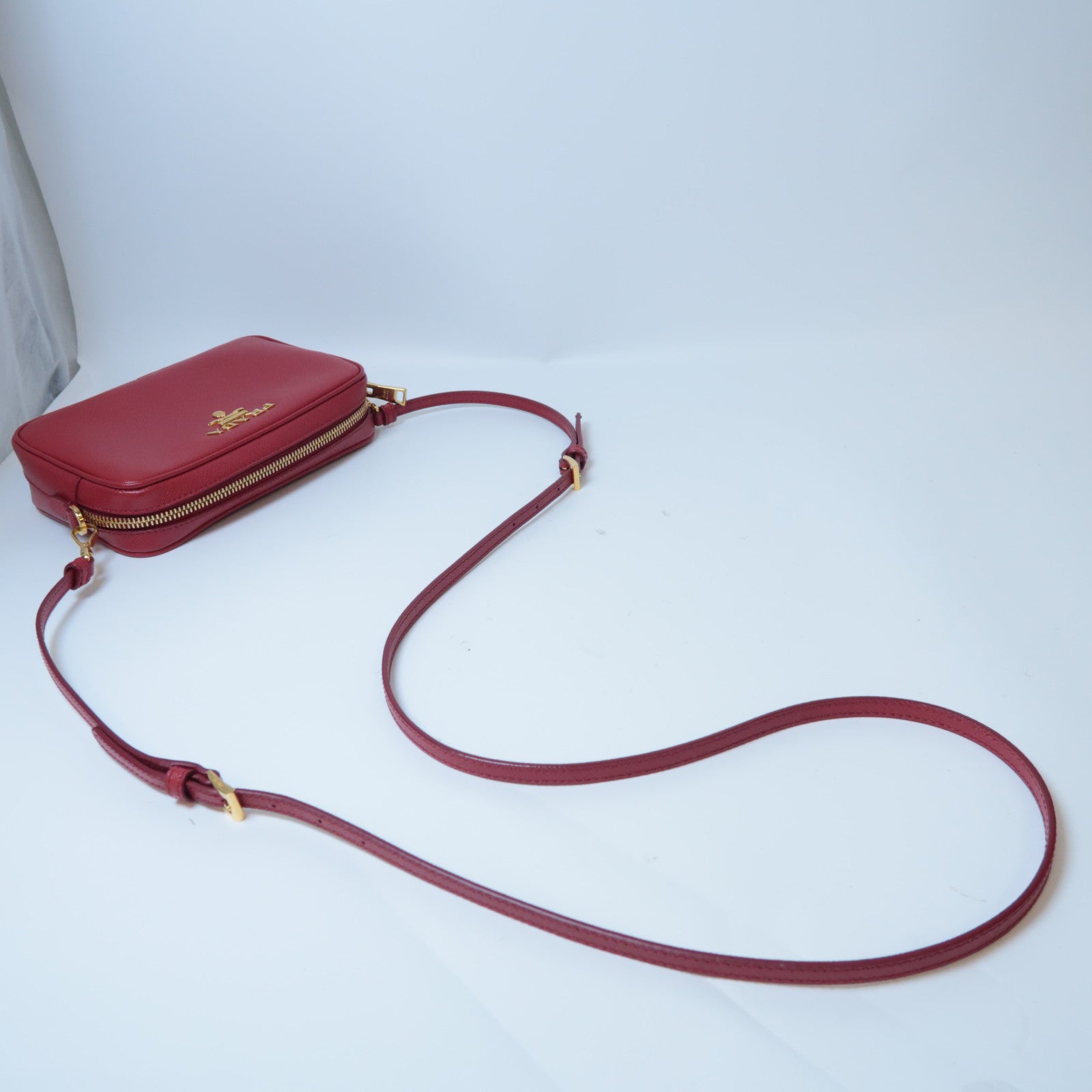 PRADA 牛皮皮革Shoulder Bag金扣肩背袋紅色
