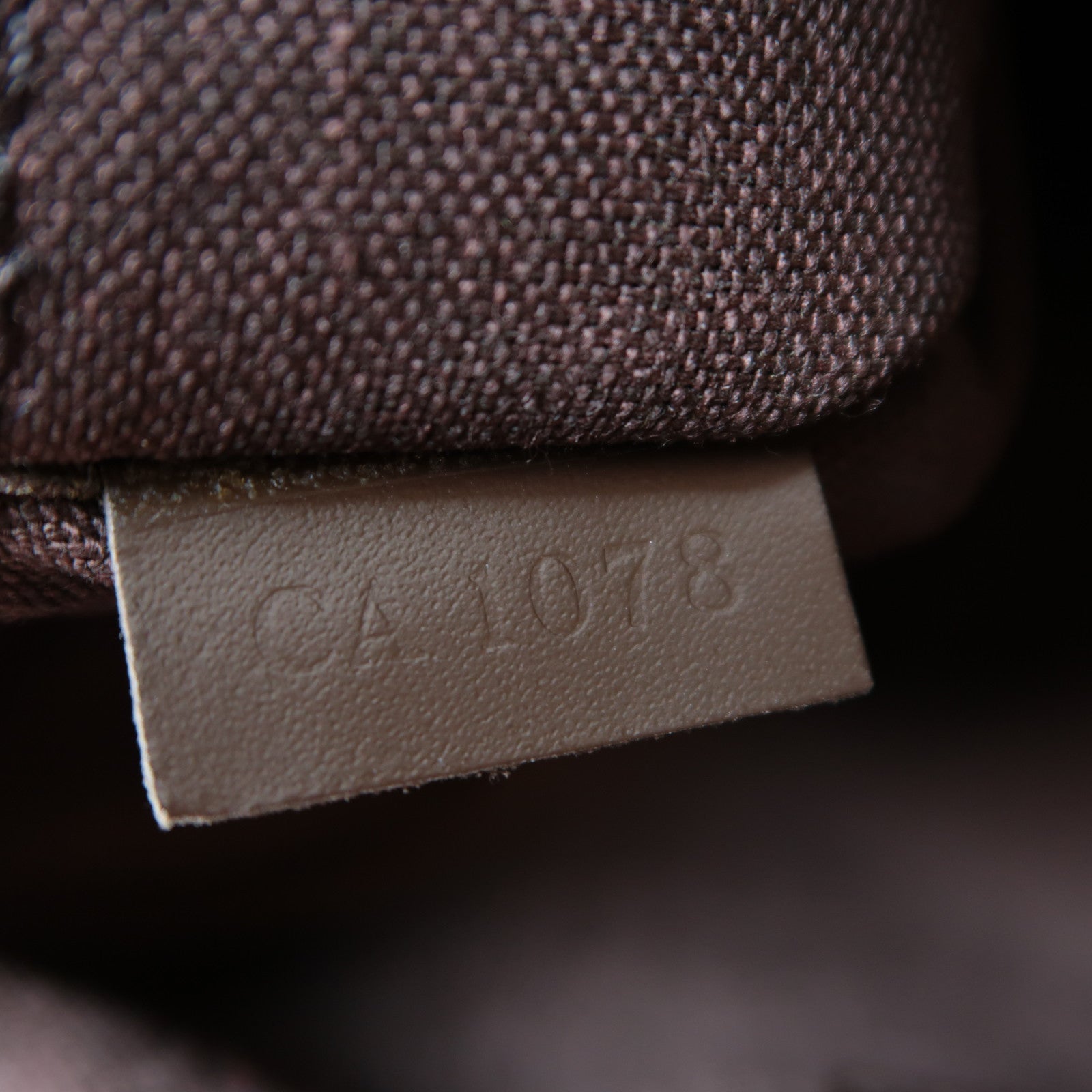 LOUIS VUITTON Damier Beaubourg金扣手挽袋啡色