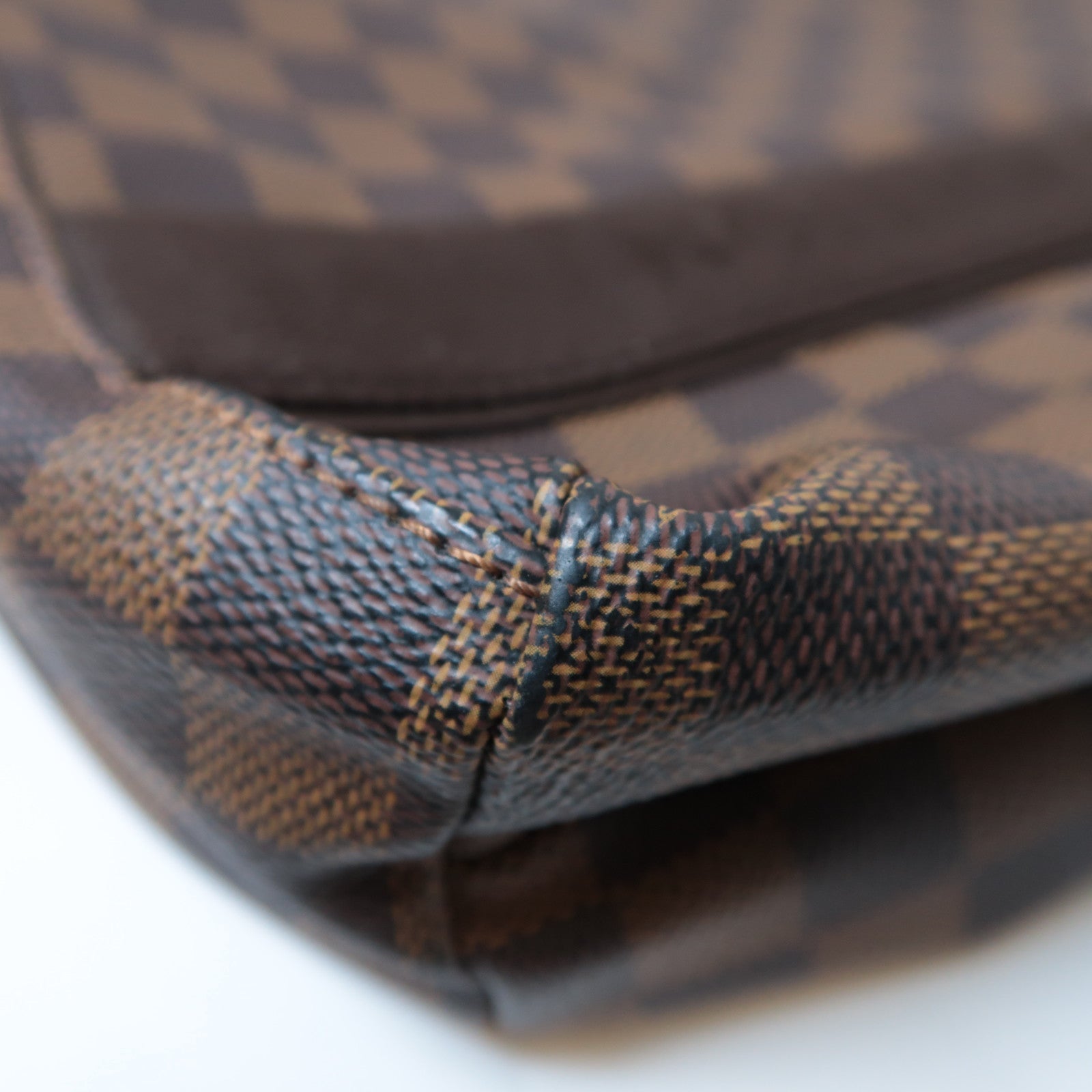 LOUIS VUITTON Damier Beaubourg金扣手挽袋啡色