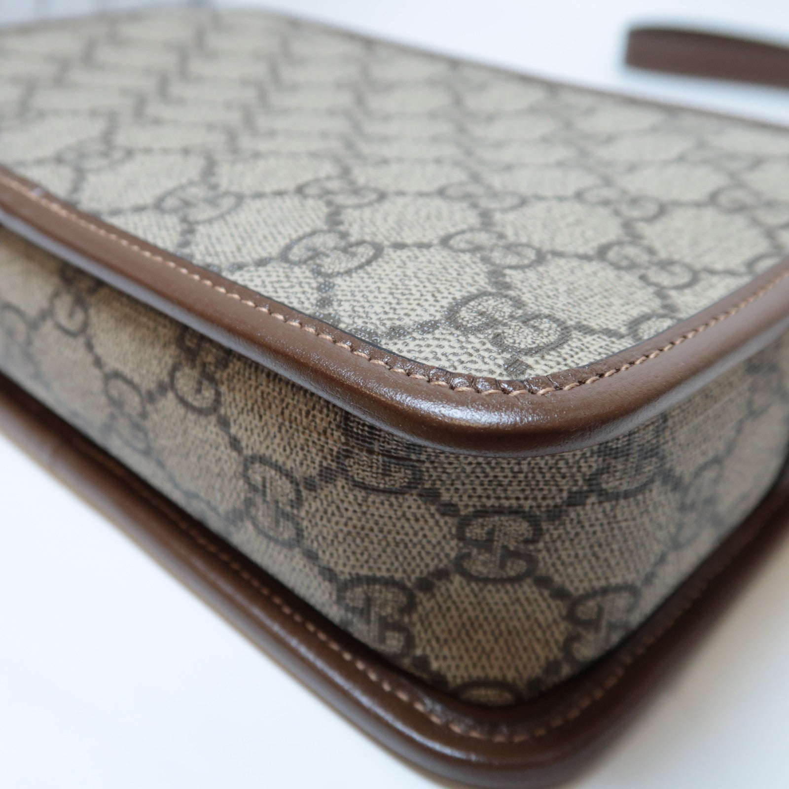 GUCCI 塗層帆布Interlocking G Bag金扣肩背袋啡色