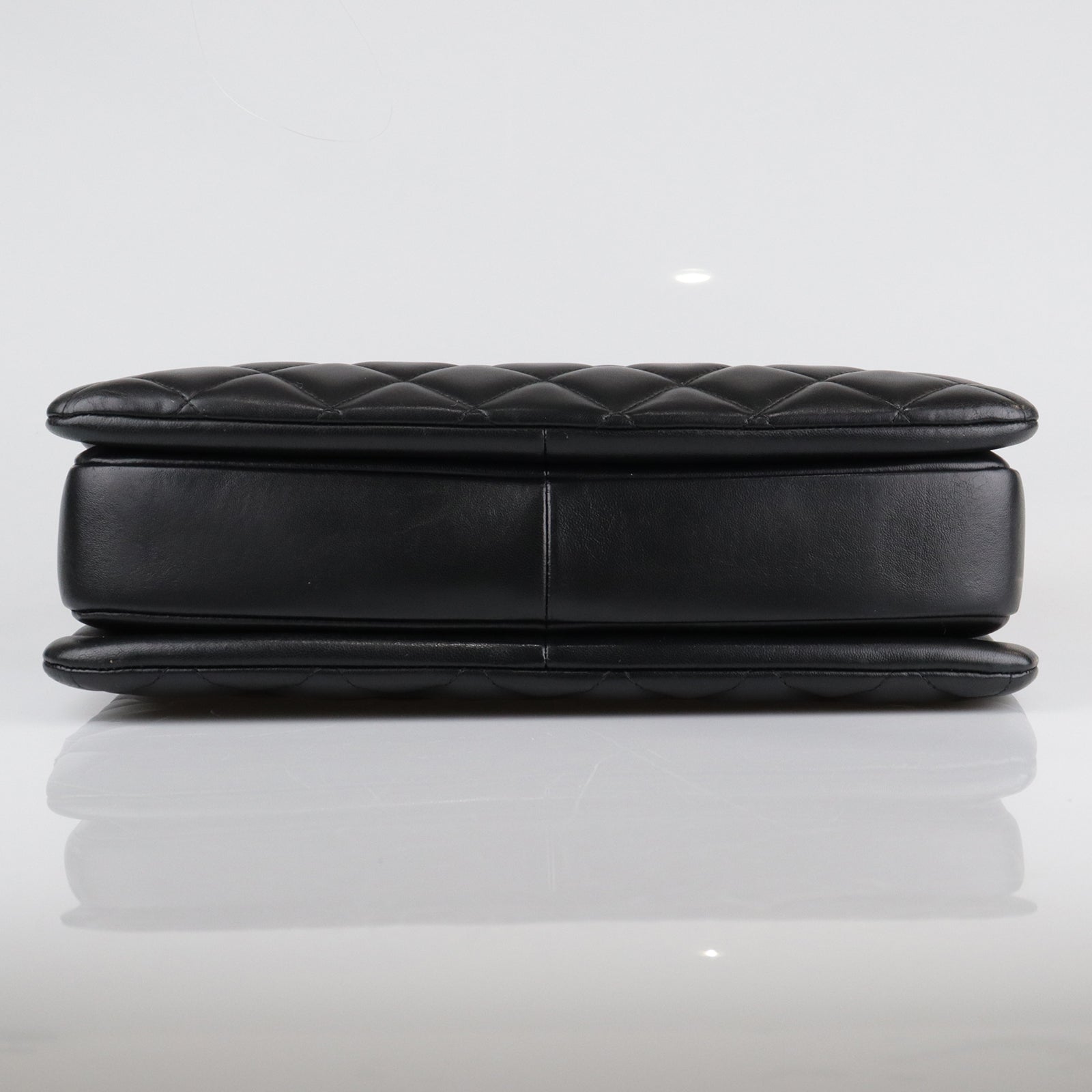 CHANEL rhombic sheepskin leather Trendy gold buckle handle shoulder bag
