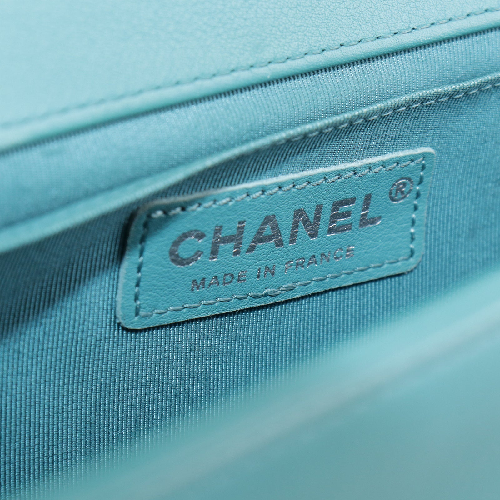 CHANEL diamond lambskin leather Boy Chanel silver buckle shoulder bag blue