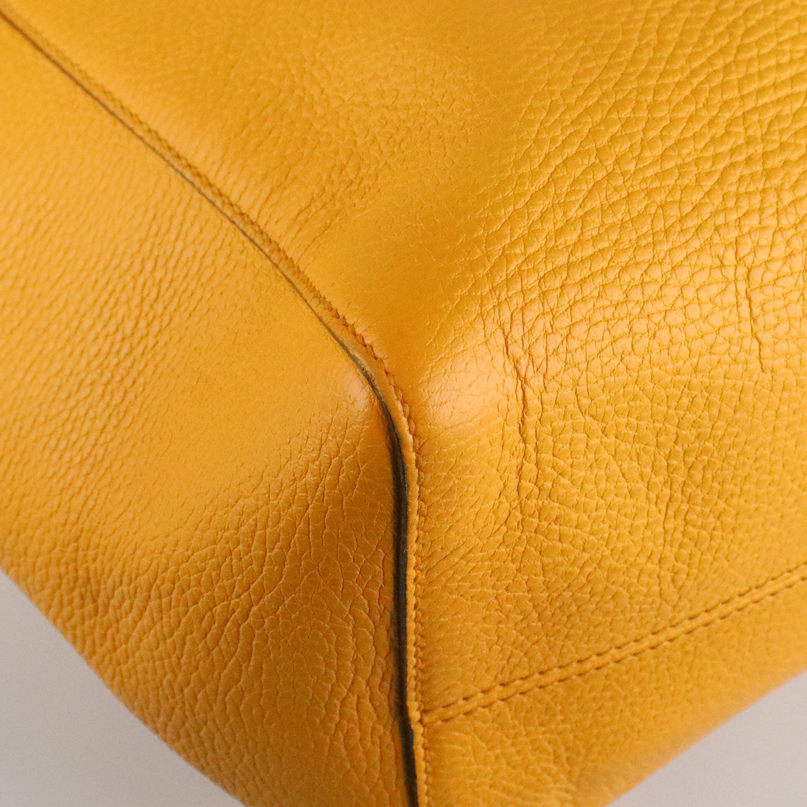 GUCCI cowhide leather Swing gold buckle shoulder bag / hand bag yellow