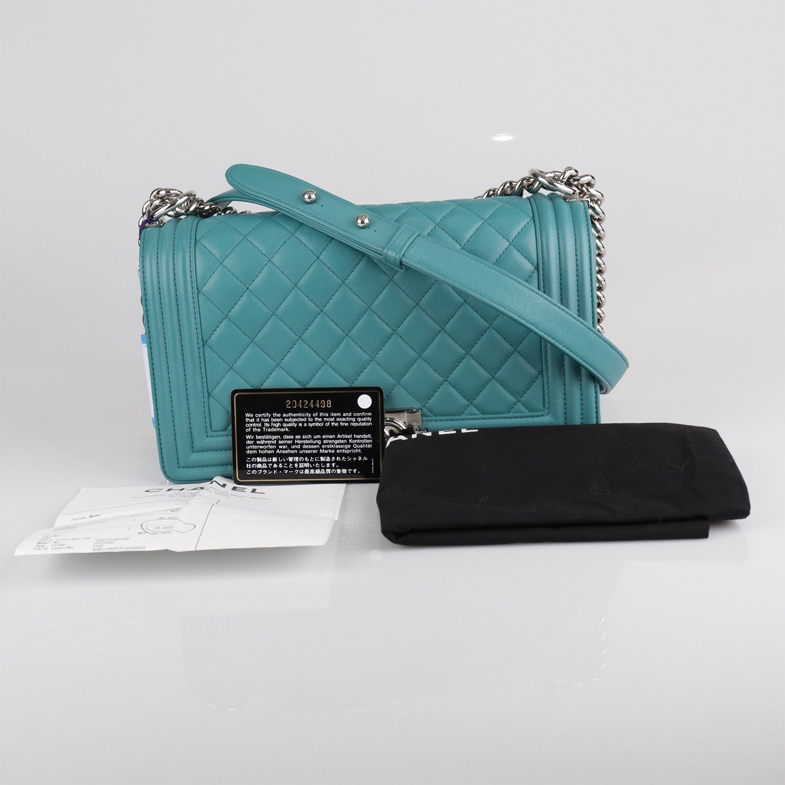 CHANEL diamond lambskin leather Boy Chanel silver buckle shoulder bag blue