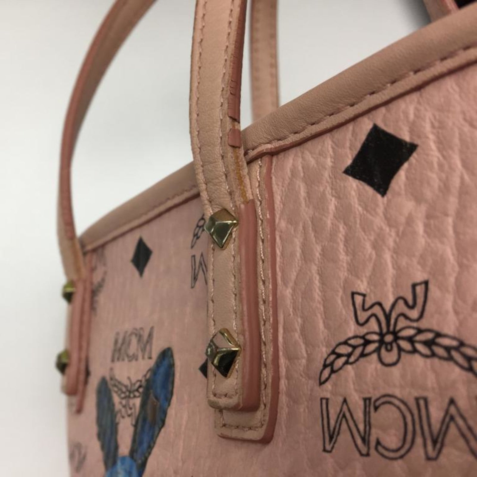 MCM Cowhide Leather 2way Shoulder Bag Gold Buckle Handle Shoulder Bag Pink