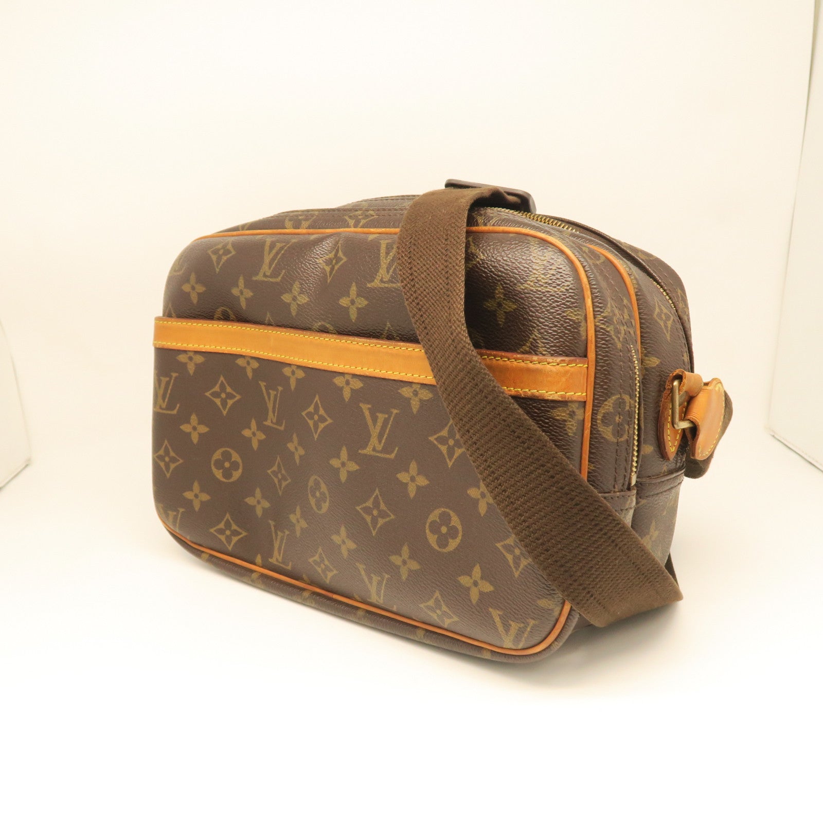 LOUIS VUITTON Monogram Reporter Gold Buckle Shoulder Bag Brown