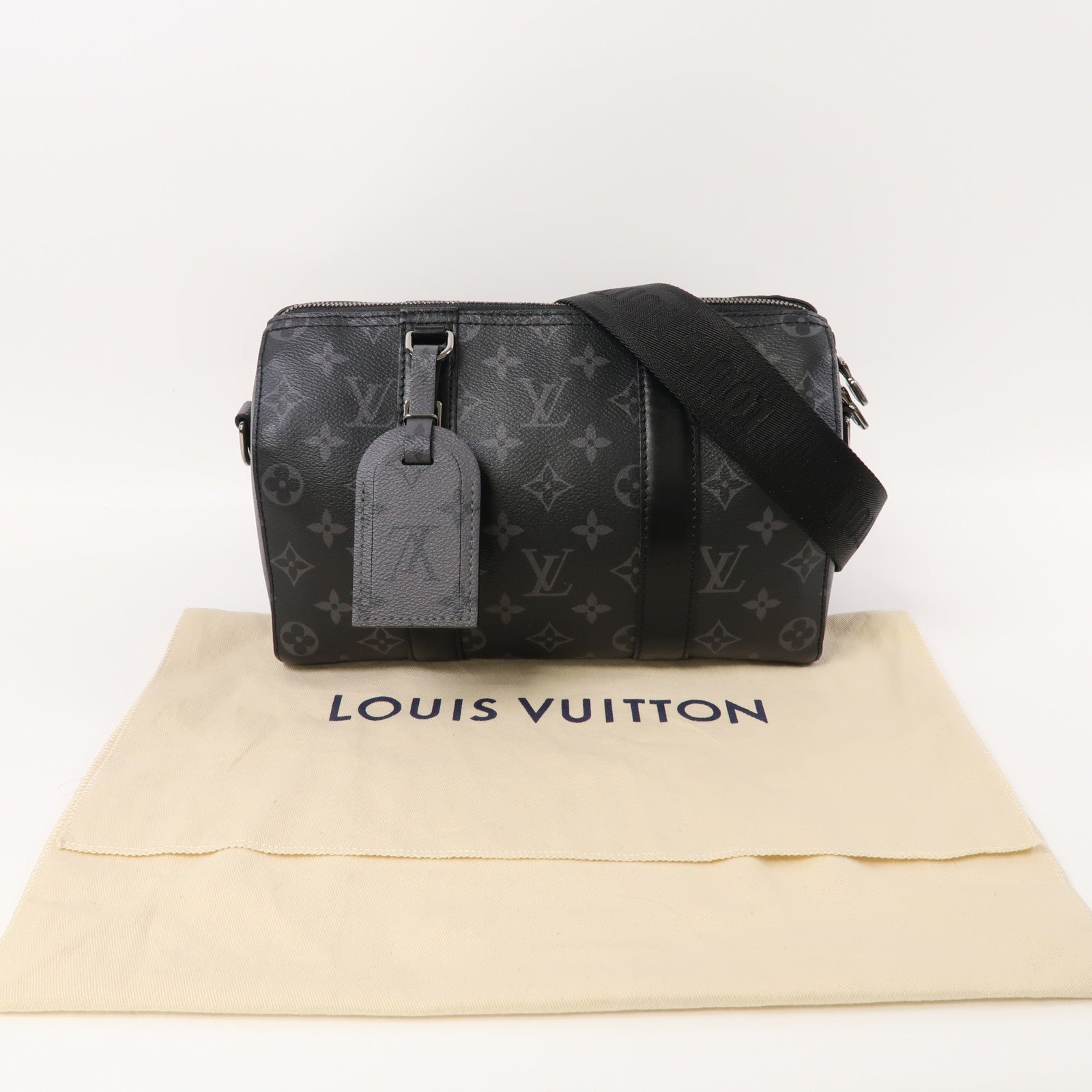 LOUIS VUITTON Monogram Eclipse Keepall Bandouliere 25銀扣肩背袋黑色