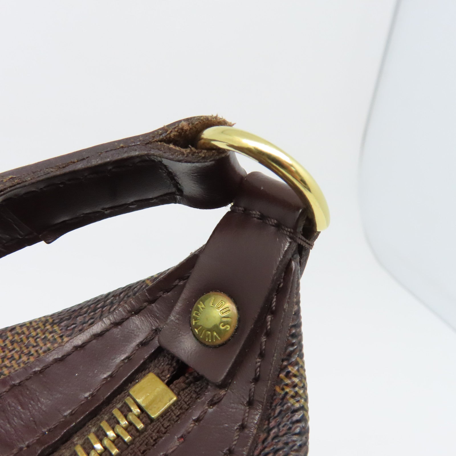 LOUIS VUITTON Damier Illovo PM金扣肩背袋啡色
