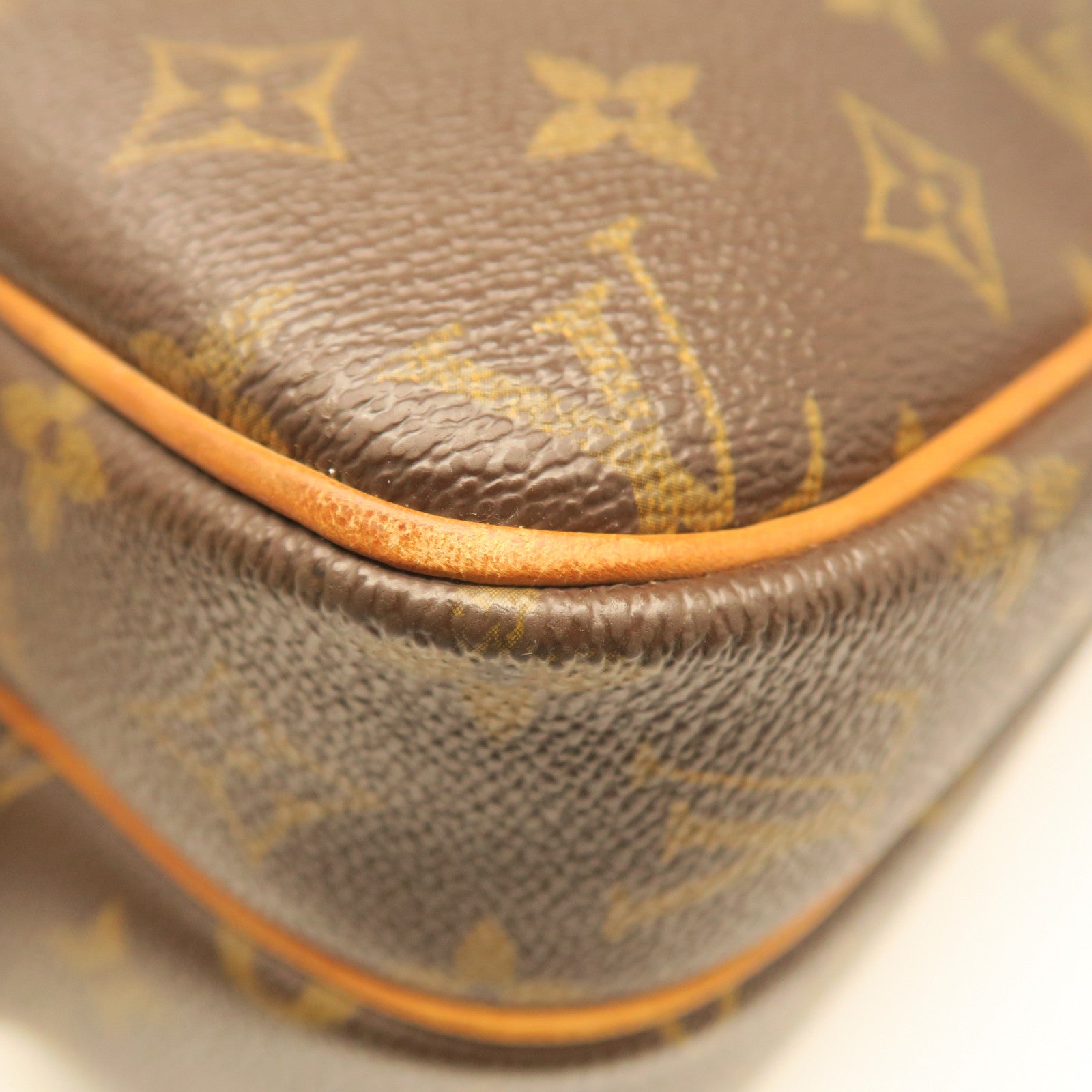 LOUIS VUITTON Monogram Reporter Gold Buckle Shoulder Bag Brown