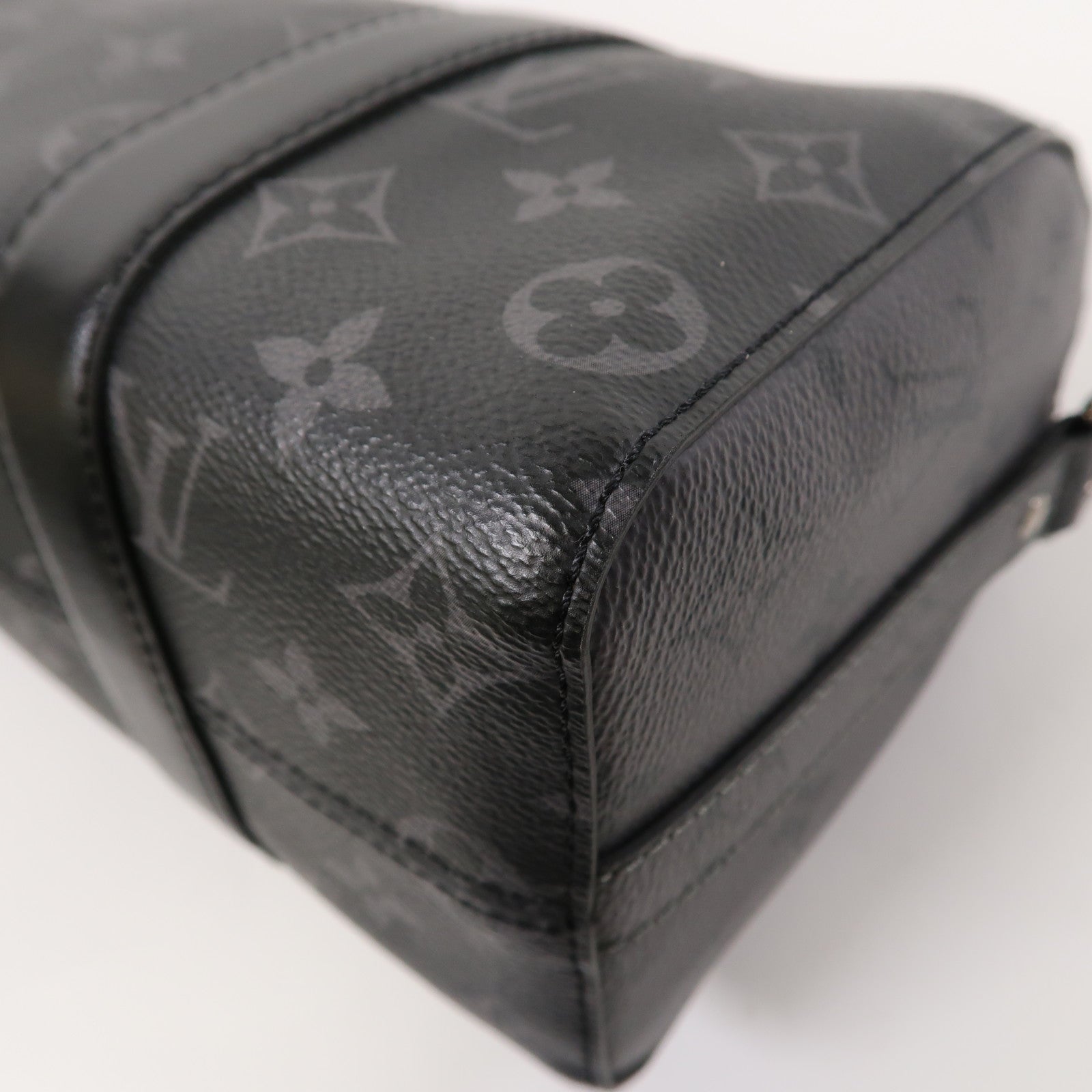 LOUIS VUITTON Monogram Eclipse Keepall Bandouliere 25銀扣肩背袋黑色