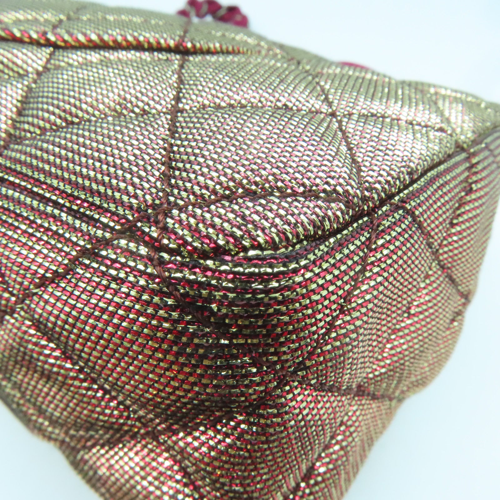 CHANEL Rhombus Nylon Chain Shoulder Gold Buckle Shoulder Bag Gold/Red
