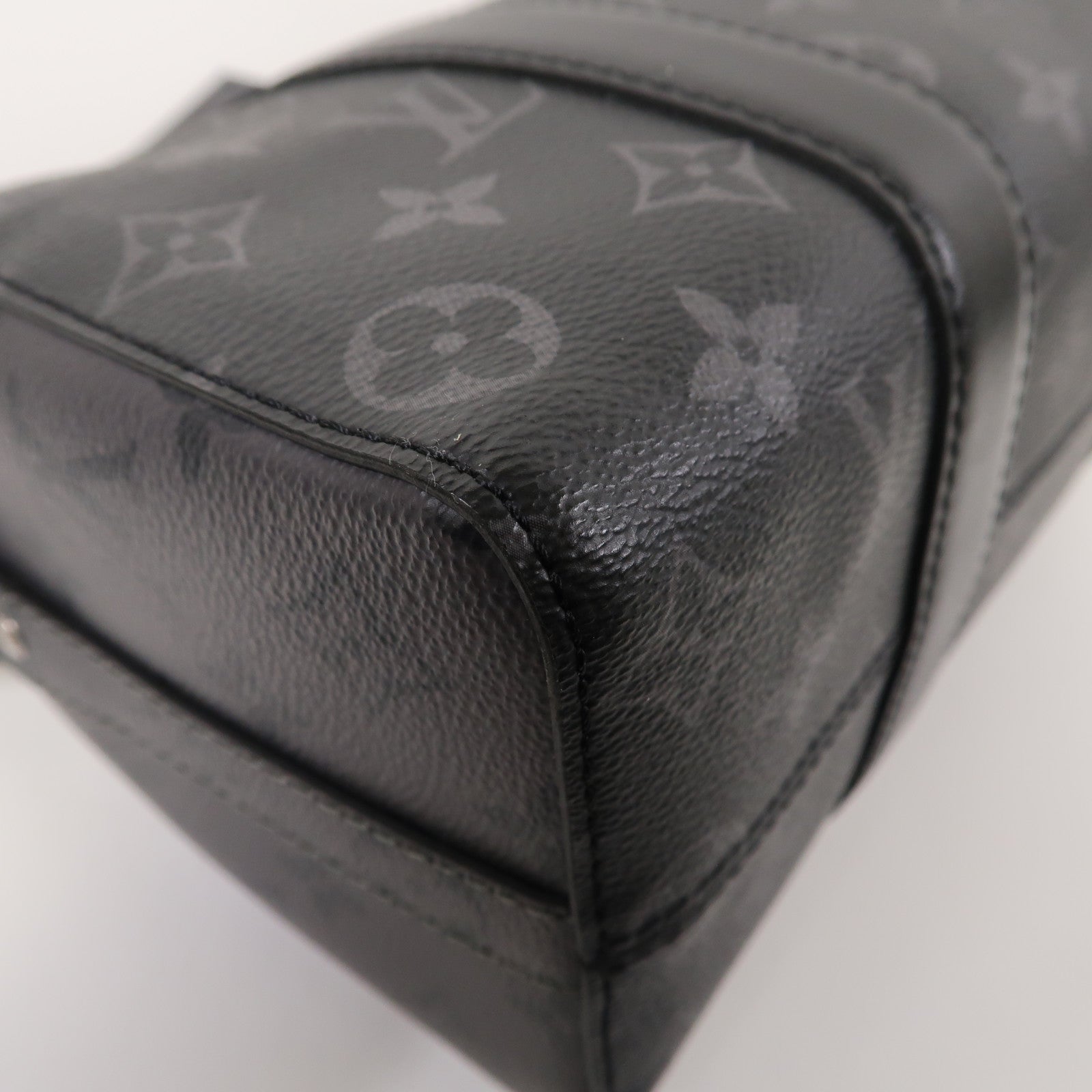 LOUIS VUITTON Monogram Eclipse Keepall Bandouliere 25銀扣肩背袋黑色