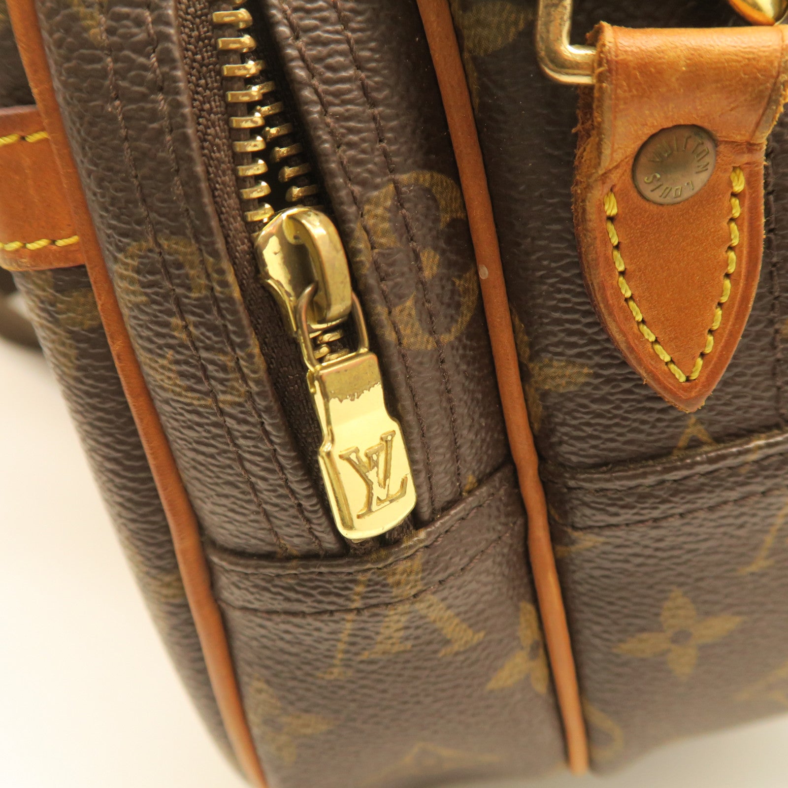 LOUIS VUITTON Monogram Reporter Gold Buckle Shoulder Bag Brown