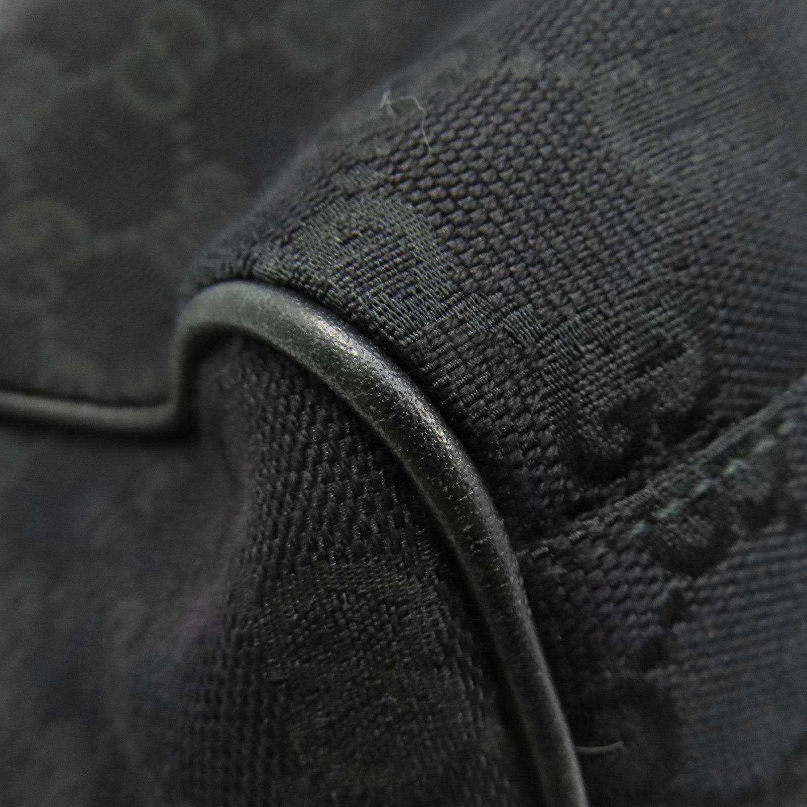 GUCCI GG帆布Shoulder Bag肩背袋黑色