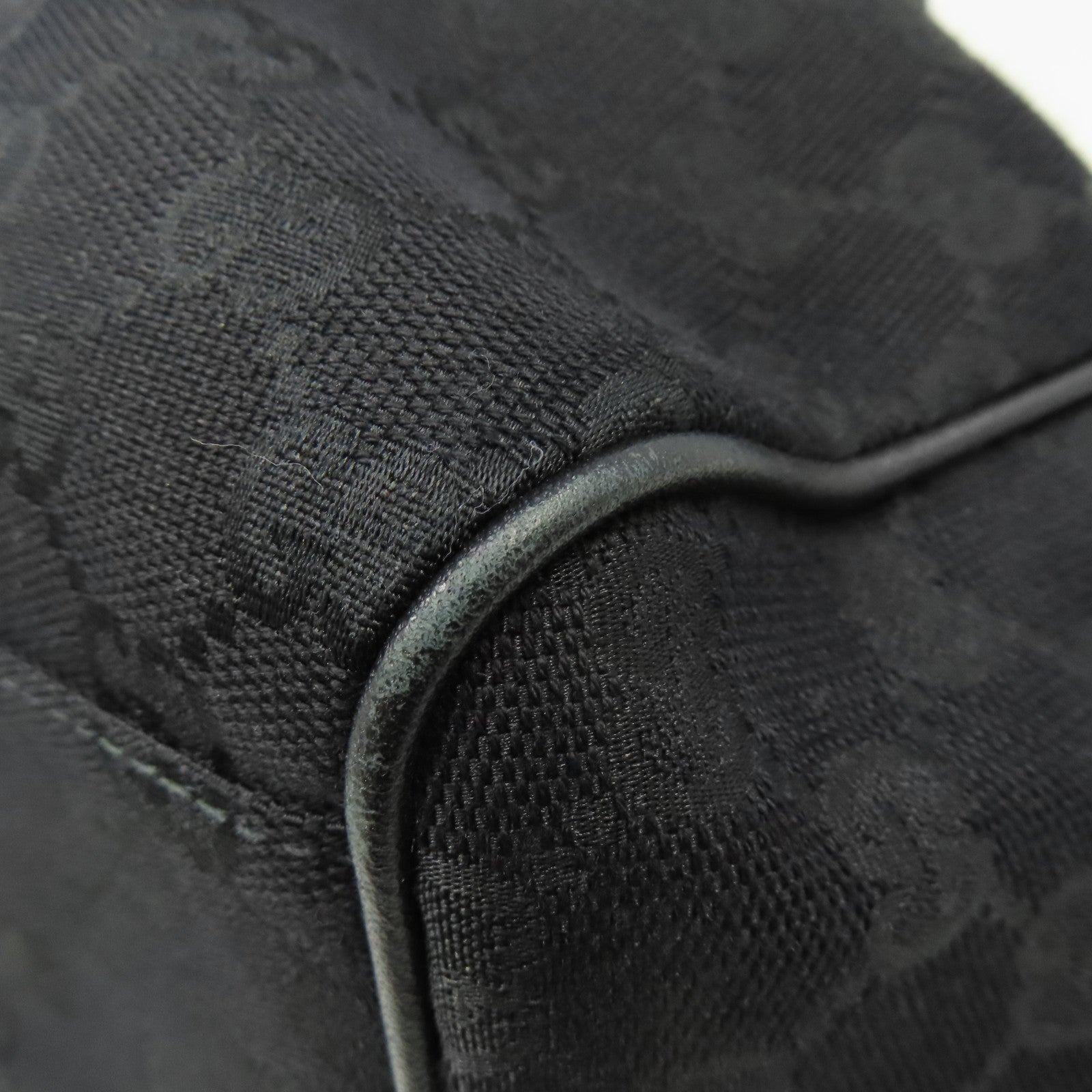 GUCCI GG帆布Shoulder Bag肩背袋黑色