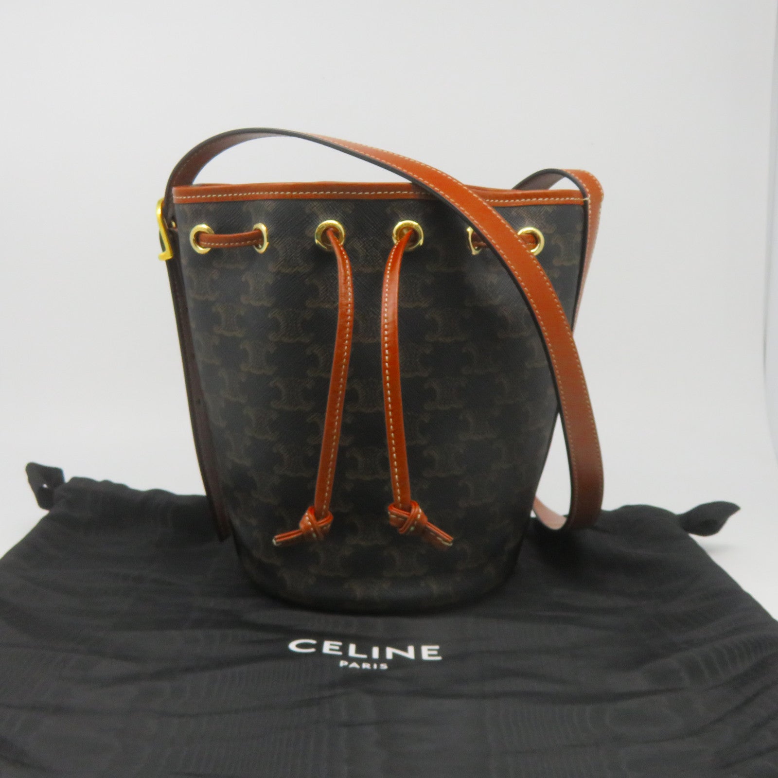 CELINE 牛皮皮革Triomphe Bucket Bag金扣肩背袋啡色