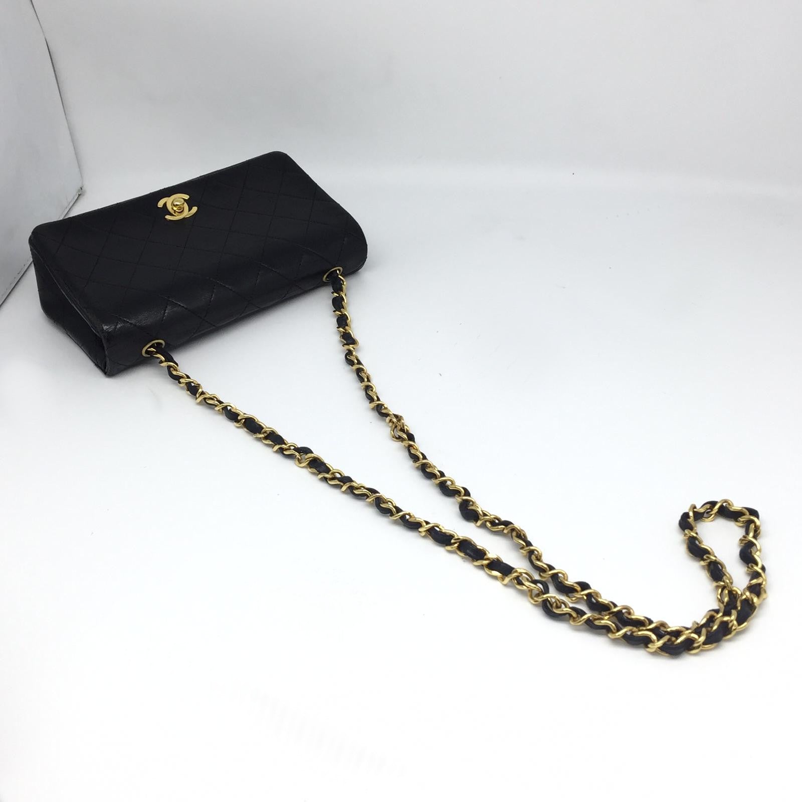 CHANEL 【激減優惠】菱格羊皮皮革Vintage Chain Shoulder金扣鏈帶肩背袋黑色