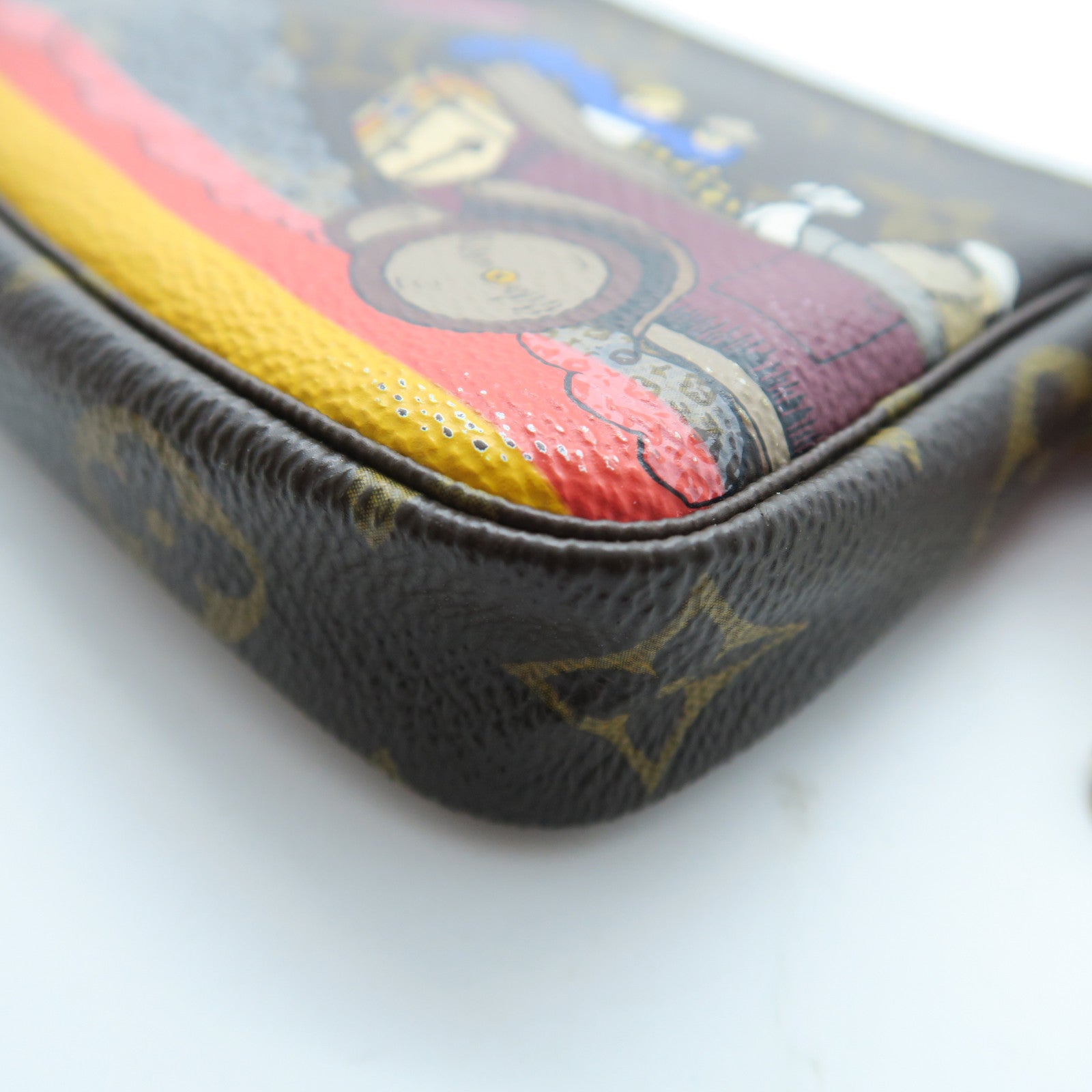 LOUIS VUITTON Monogram Mini Pochette Access金扣手拿包啡色