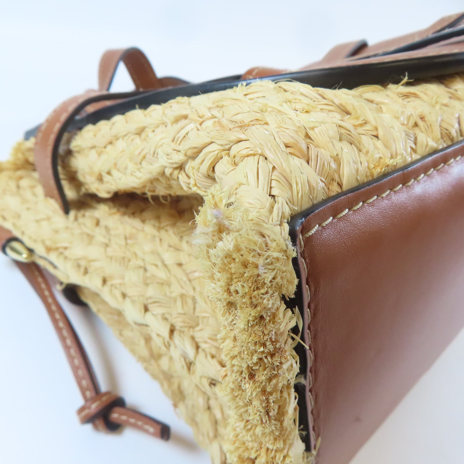 LOEWE 牛皮皮革2 Way Shoulder金扣手挽肩背兩用袋啡色