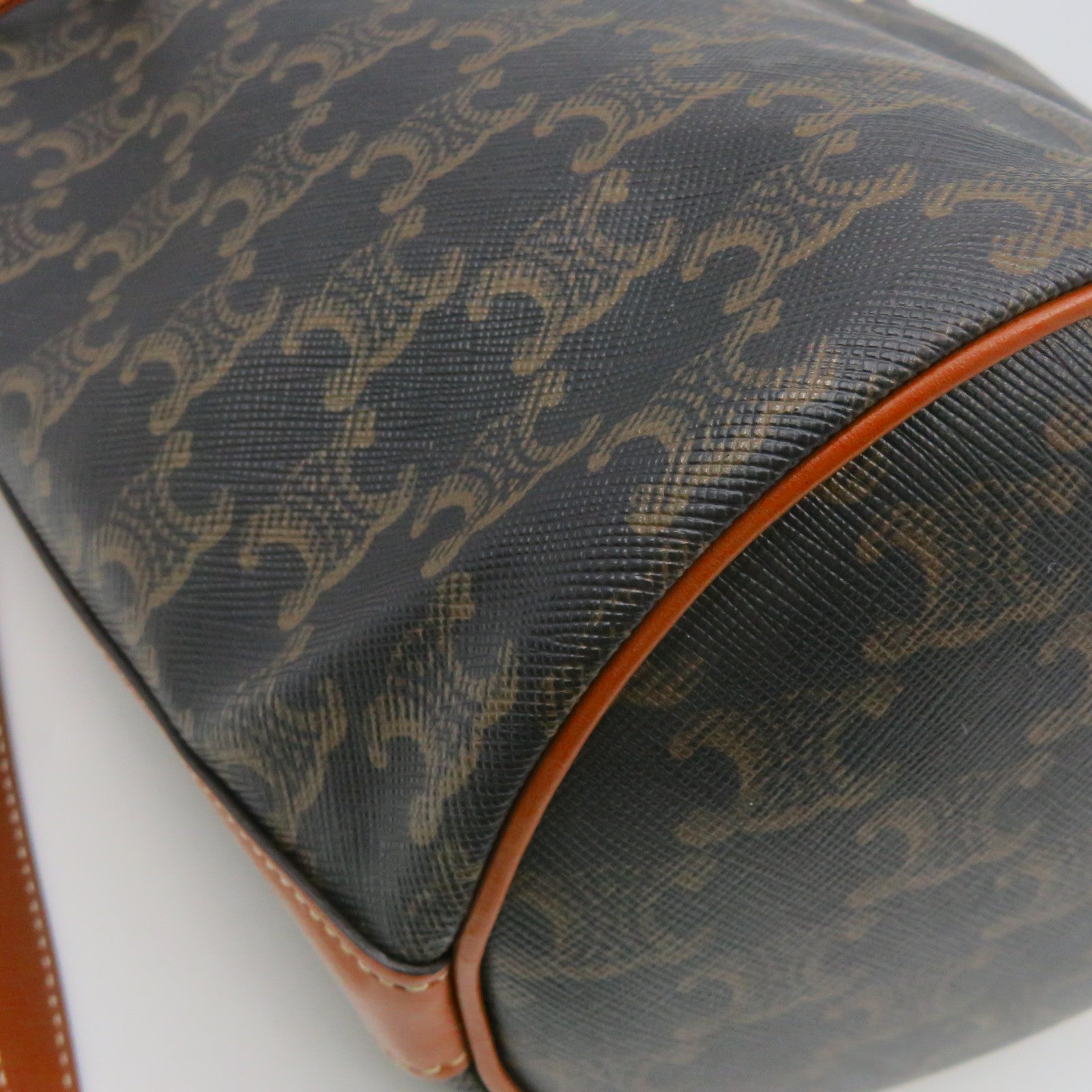 CELINE 牛皮皮革Triomphe Bucket Bag金扣肩背袋啡色