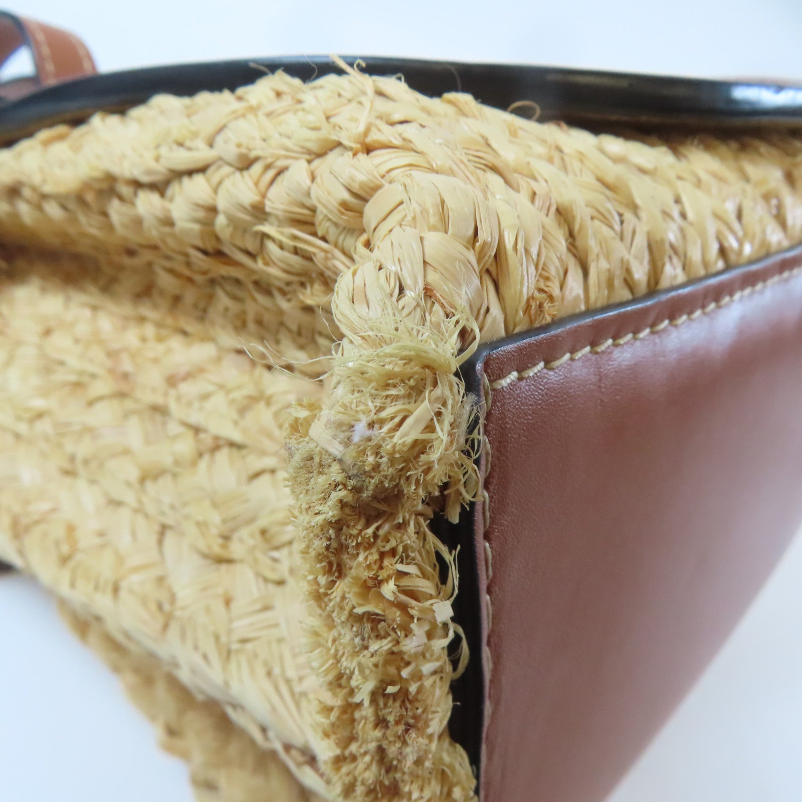 LOEWE 牛皮皮革2 Way Shoulder金扣手挽肩背兩用袋啡色
