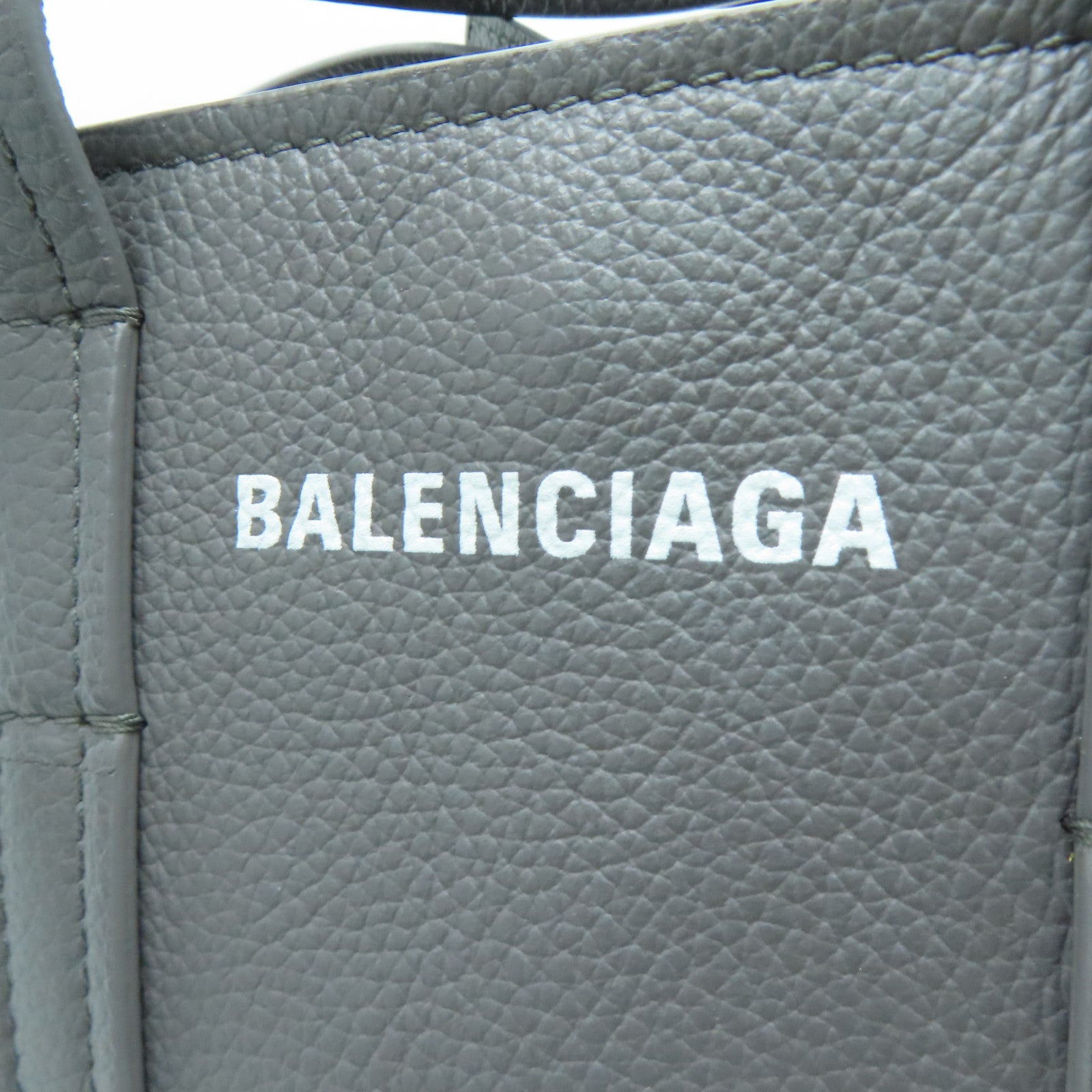 BALENCIAGA 牛皮皮革Everday XS North-South Bag银扣手挽肩背两用袋灰色