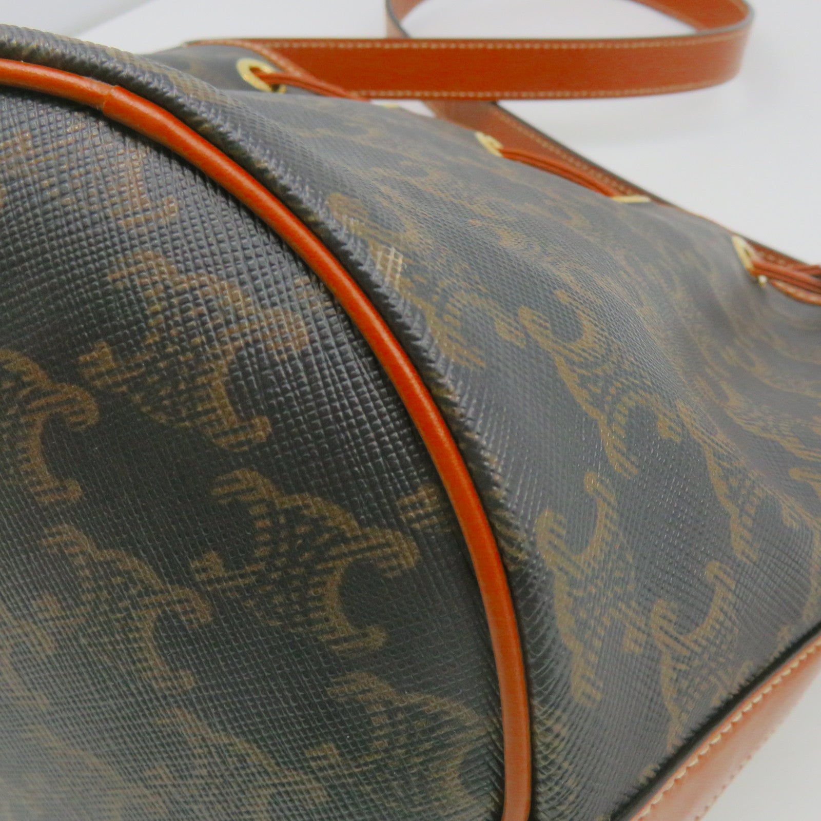 CELINE 牛皮皮革Triomphe Bucket Bag金扣肩背袋啡色