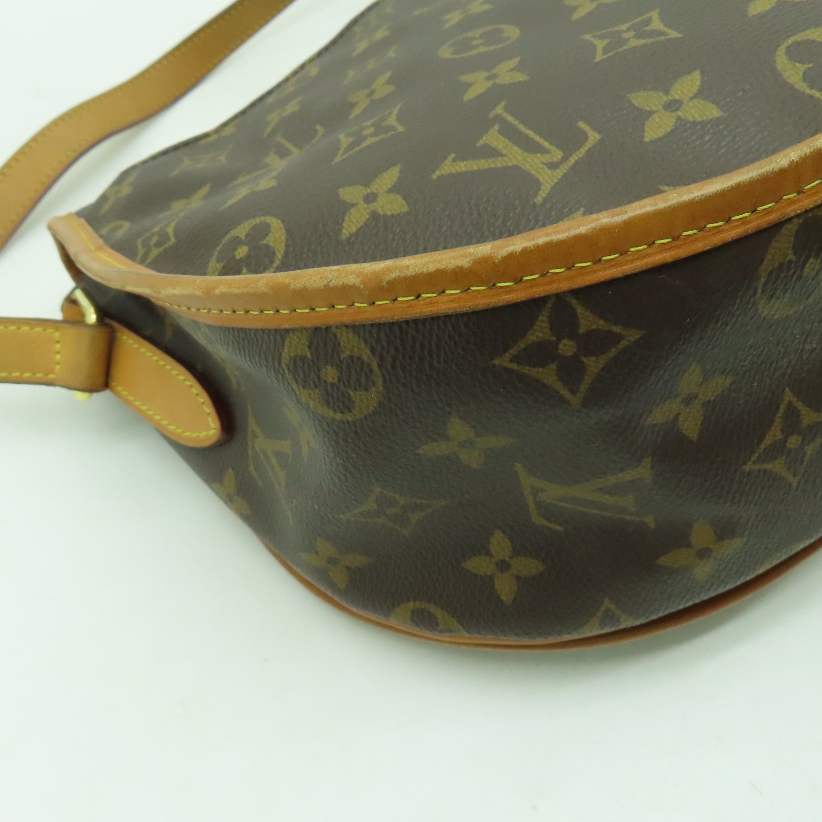 LOUIS VUITTON Monogram Menilmontant MM金扣肩背袋啡色