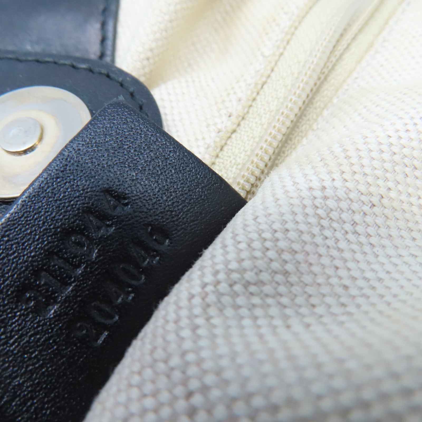 GUCCI GG帆布Shoulder Bag肩背袋黑色