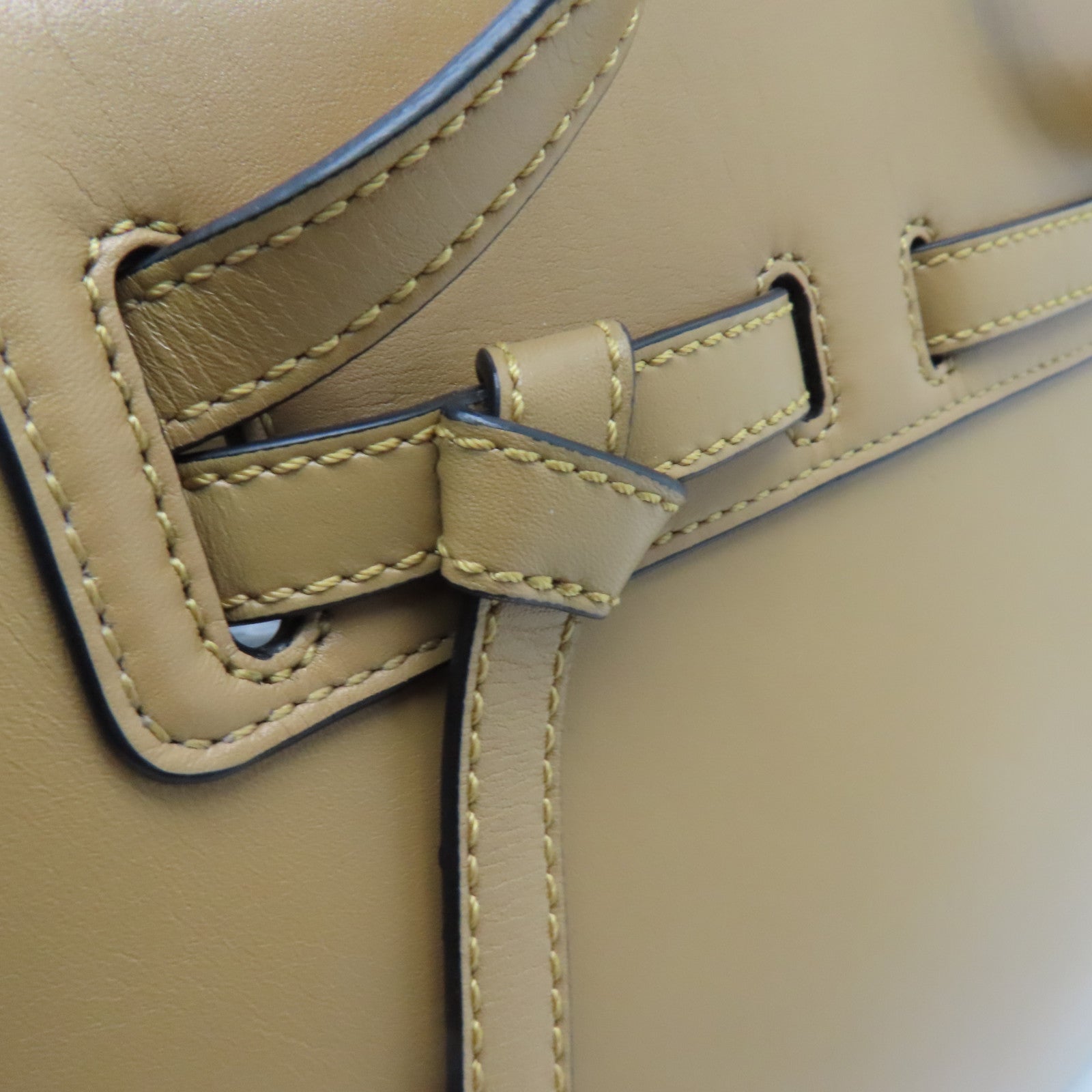 LOEWE 【激減優惠】牛皮皮革Lazo金扣手挽肩背兩用袋棕色