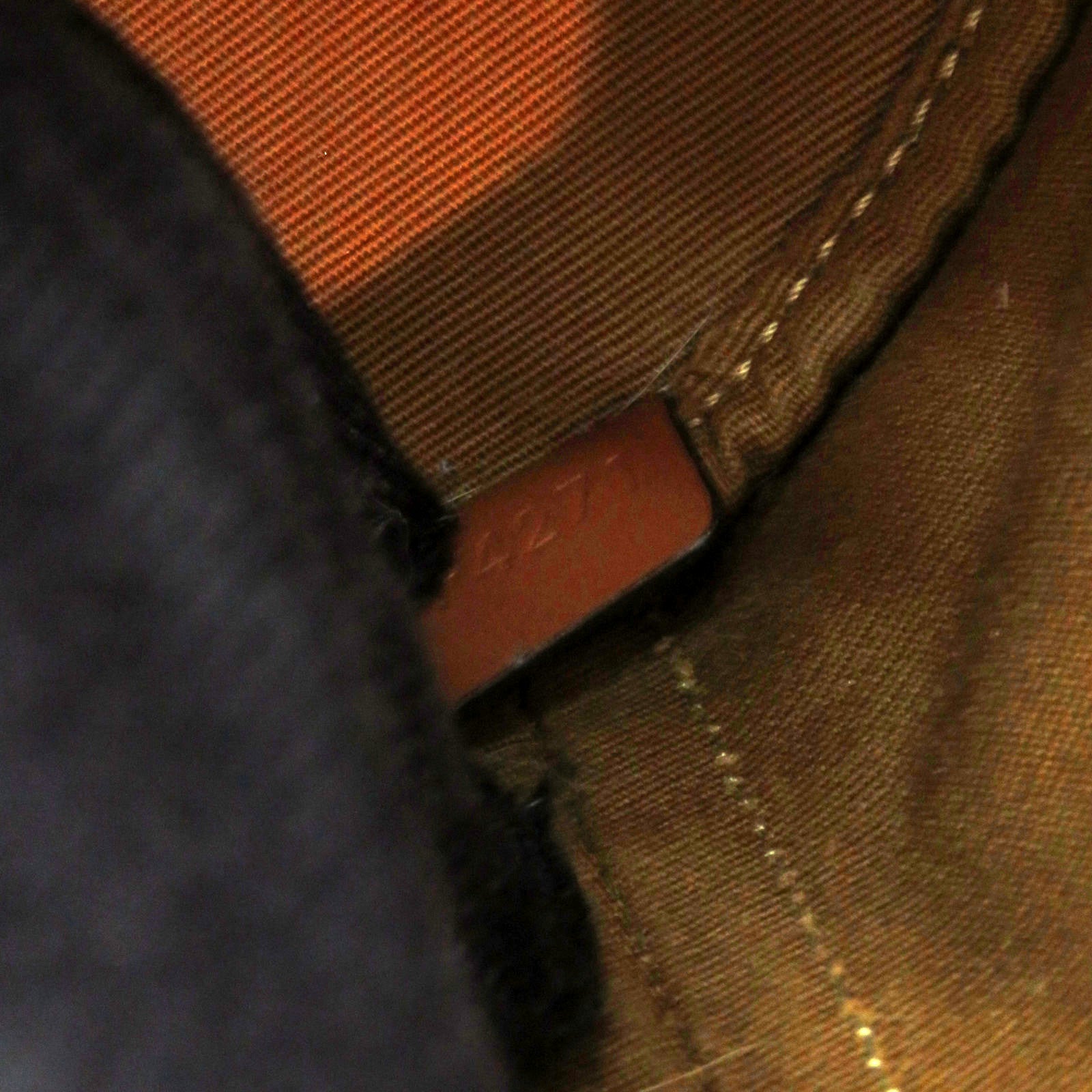 CELINE 牛皮皮革Triomphe Bucket Bag金扣肩背袋啡色