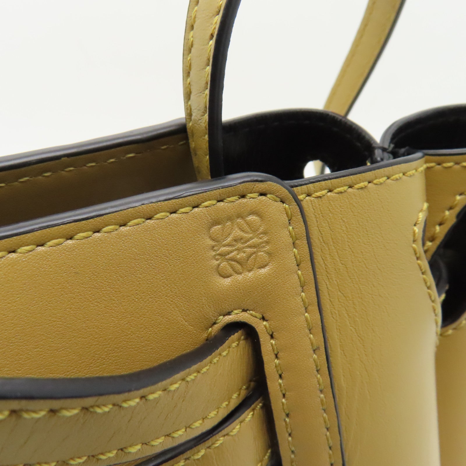 LOEWE 【激減優惠】牛皮皮革Lazo金扣手挽肩背兩用袋棕色