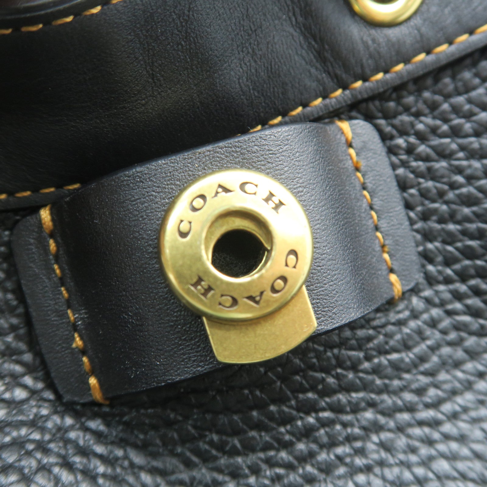 COACH 牛皮皮革Rucksack金扣背包黑色
