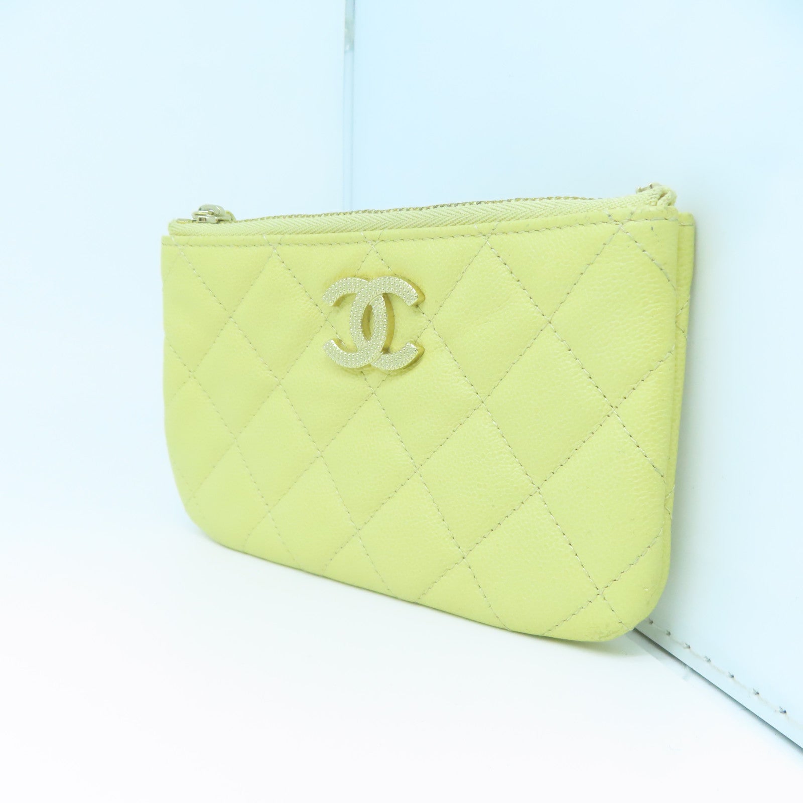 CHANEL 【激減優惠】菱格Caviar皮革Mini Pouch金扣小袋淺黃色