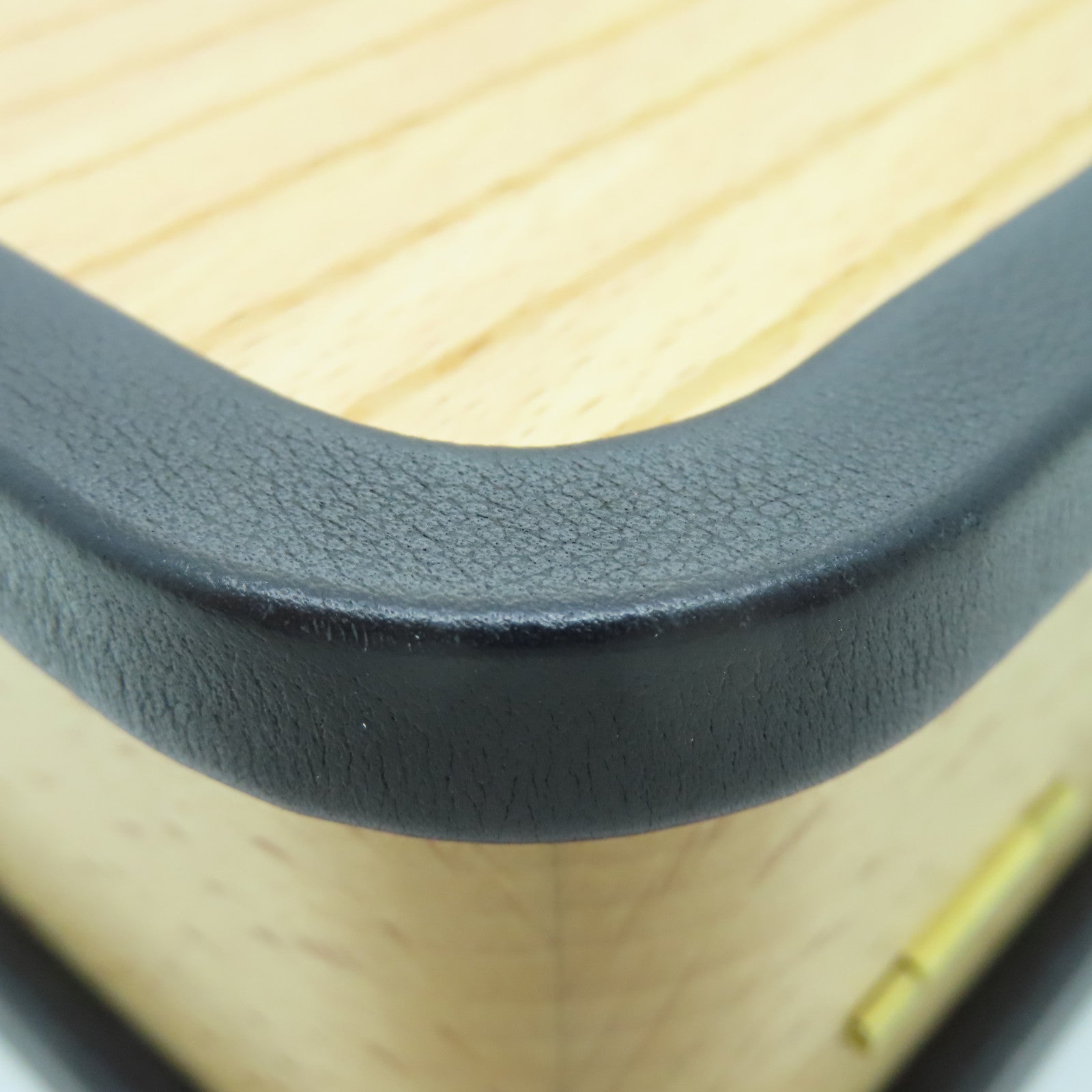 CHANEL 木制Vanity Case Wood金扣链带肩背袋米色/黑色