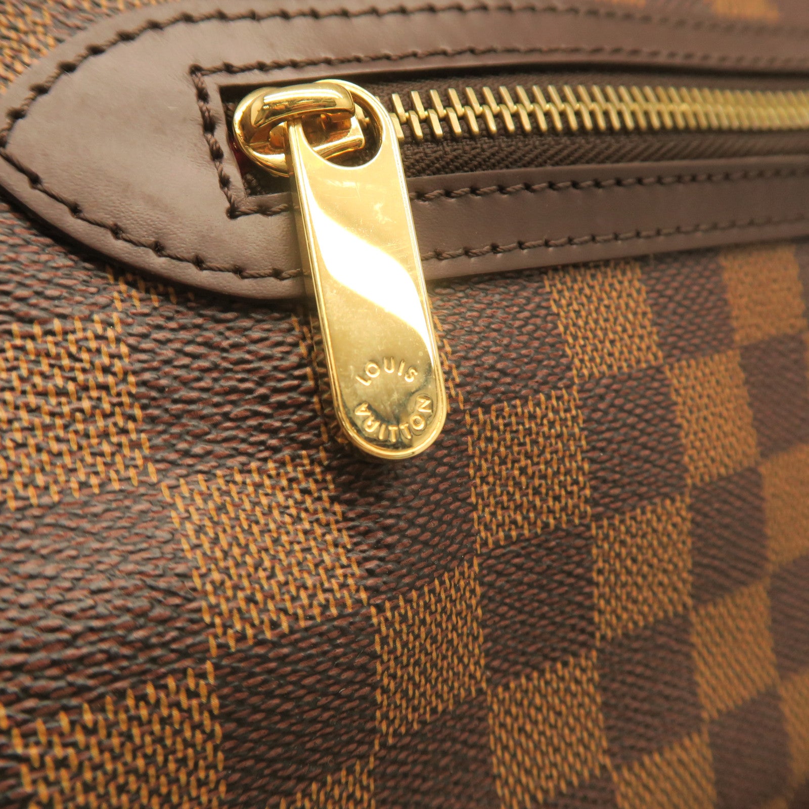 LOUIS VUITTON Damier Saleya GM gold buckle handle bag brown