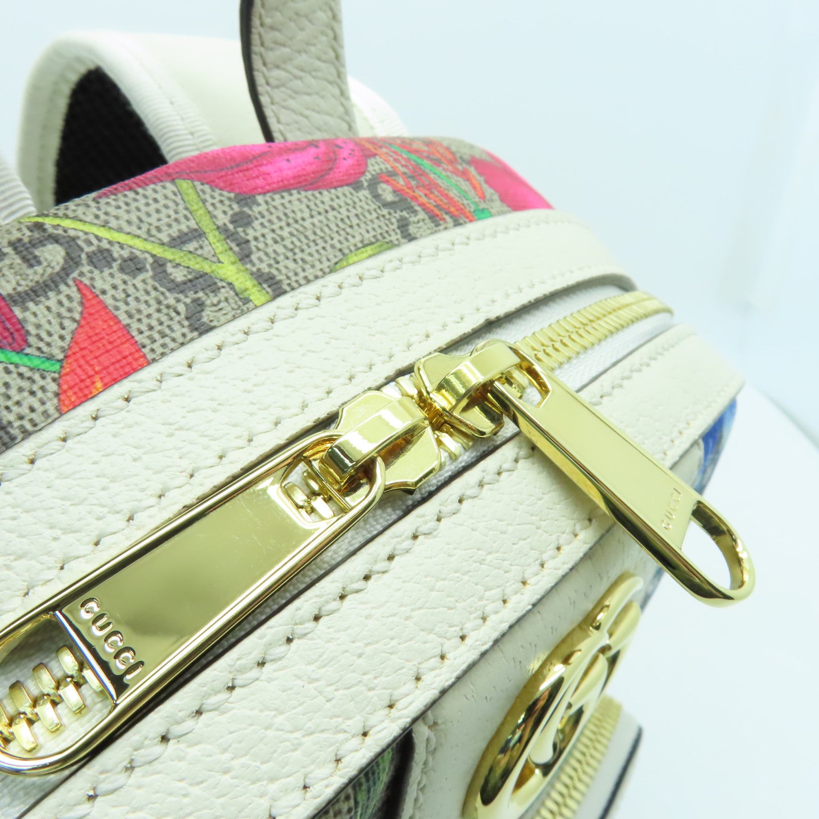 GUCCI 塗層帆布Ophidia GG Backpack銀扣背包米色/白色