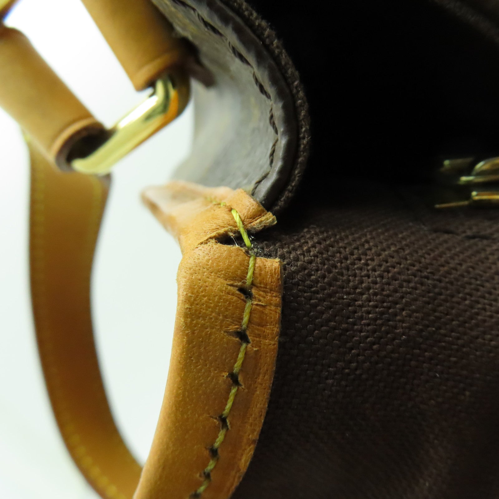 LOUIS VUITTON Monogram Menilmontant MM金扣肩背袋啡色
