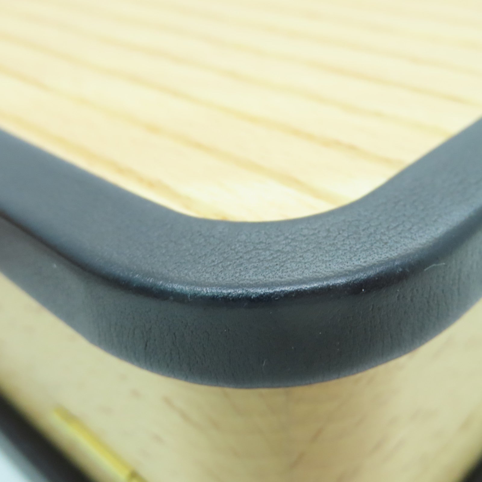 CHANEL 木制Vanity Case Wood金扣链带肩背袋米色/黑色