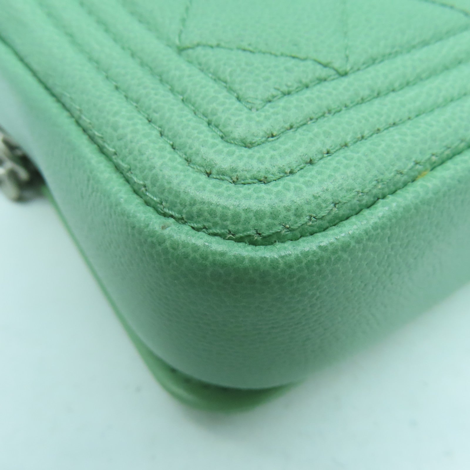 CHANEL 菱格Caviar皮革Boy Chain Shoulder Bag銀扣鏈帶肩背袋淺綠色