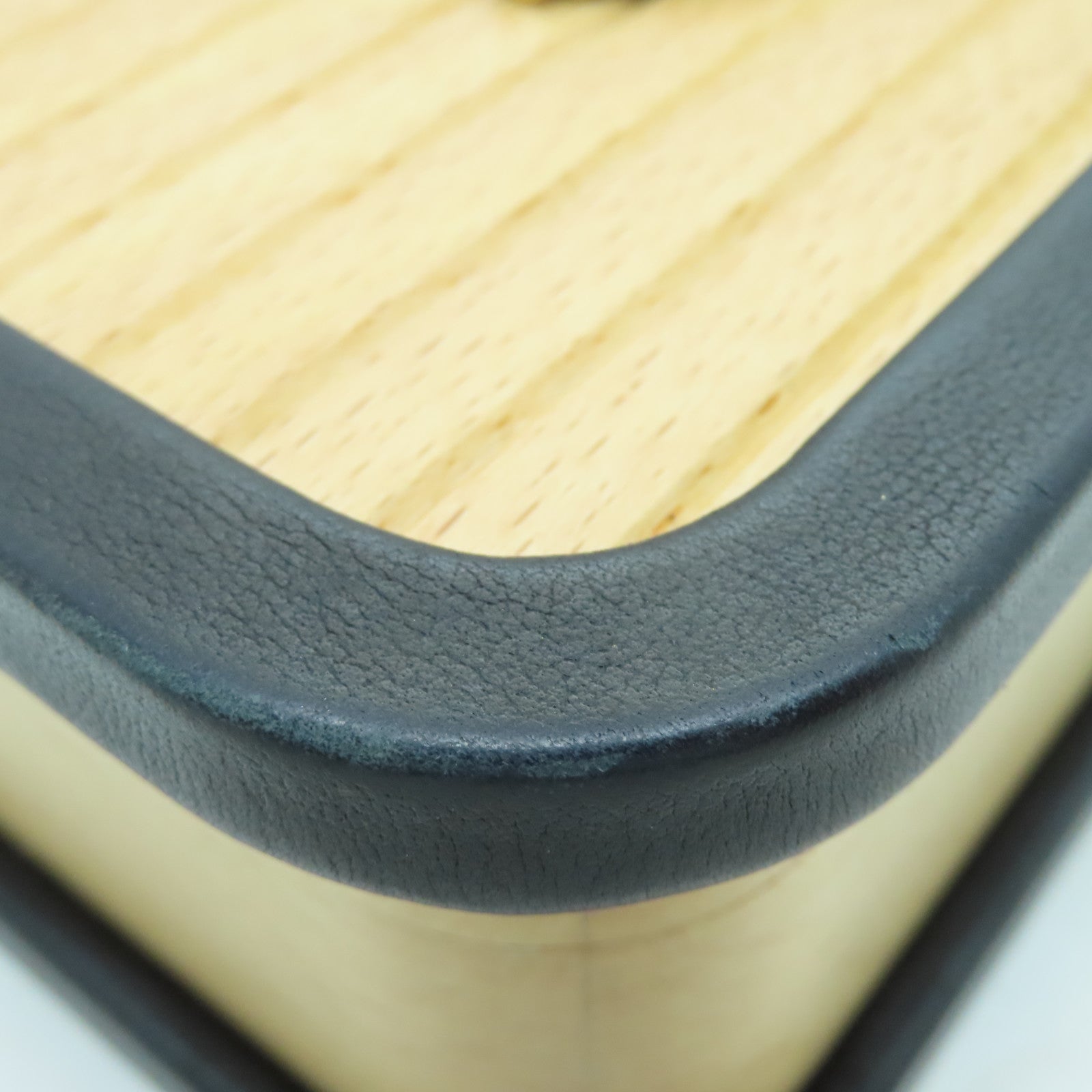 CHANEL 木制Vanity Case Wood金扣链带肩背袋米色/黑色