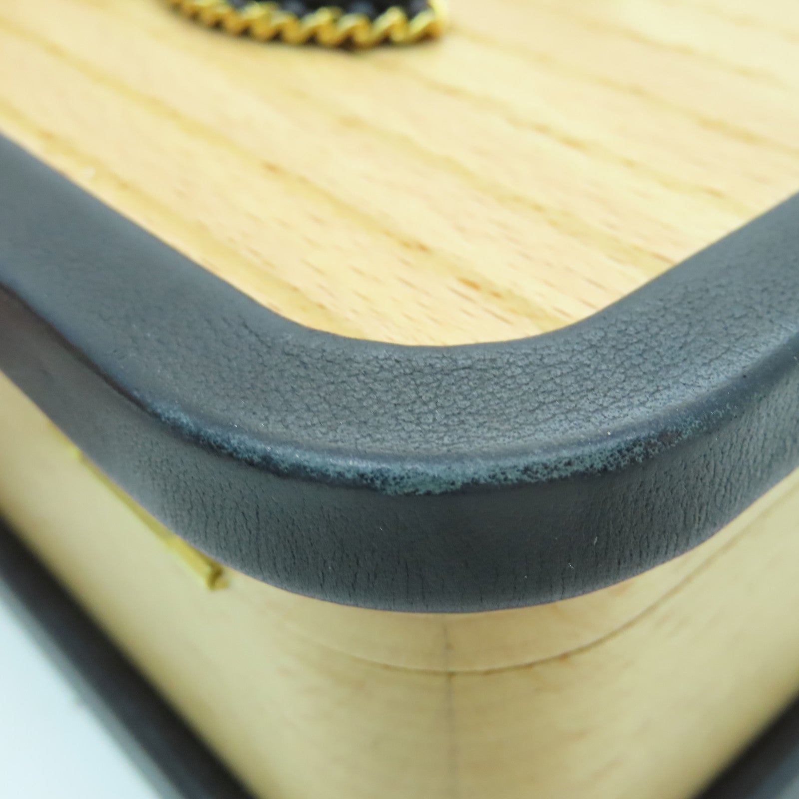CHANEL 木制Vanity Case Wood金扣链带肩背袋米色/黑色