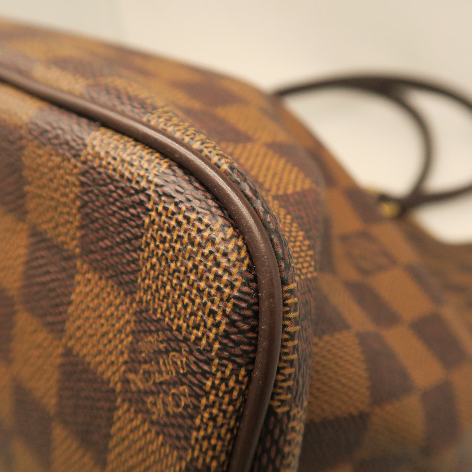 LOUIS VUITTON Damier Saleya GM gold buckle handle bag brown