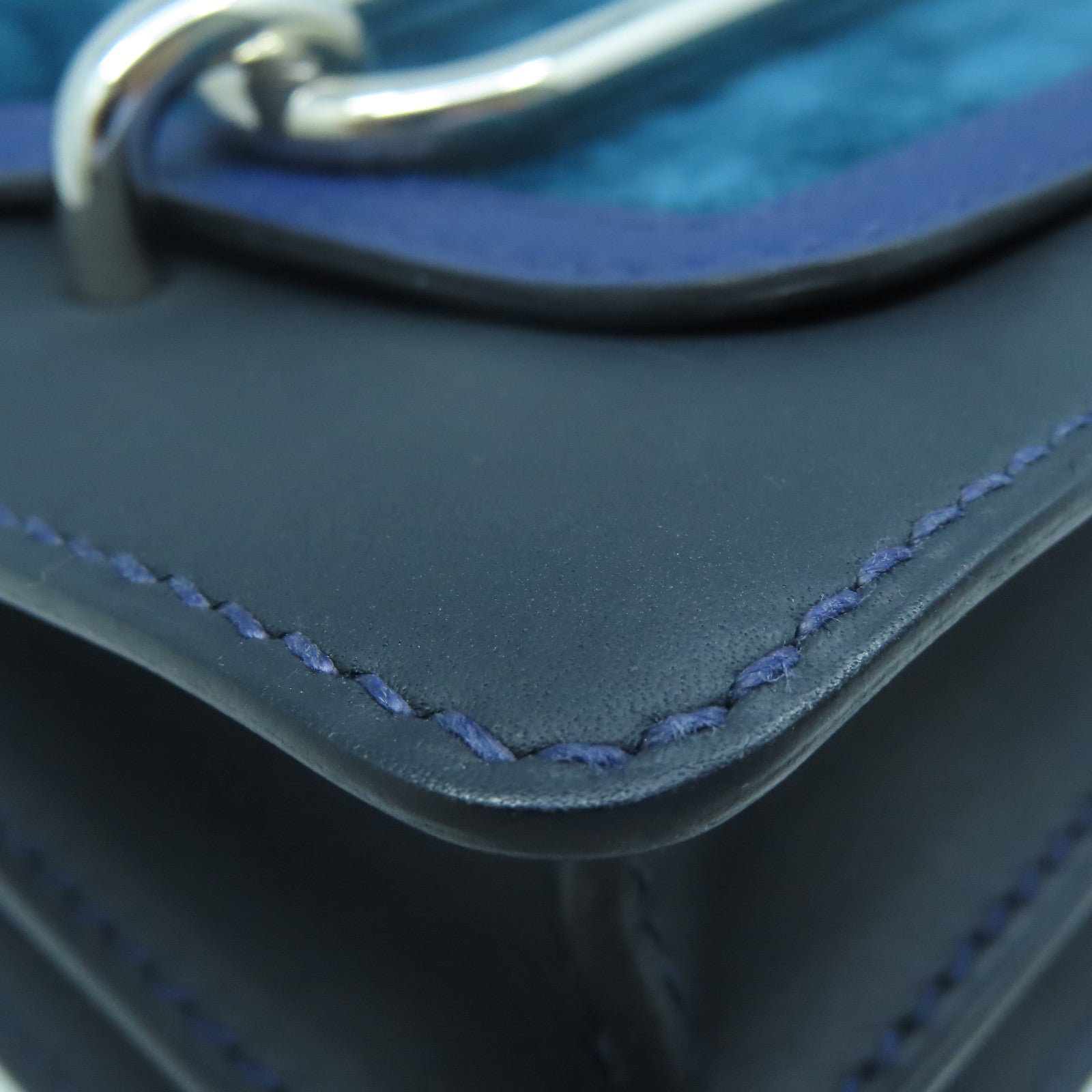 HERMES Suede Leather Roulis 23 Silver Buckle Shoulder Bag Blue