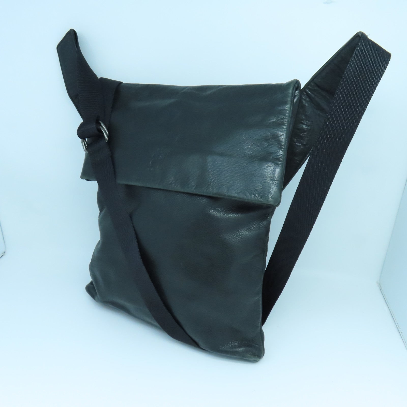 agnes b. 皮革Shoulder Bag銀扣肩背袋黑色