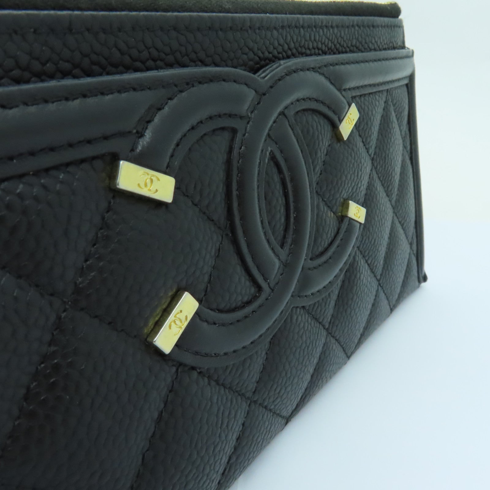 CHANEL Caviar皮革Clutch Bag金扣手拿包黒色