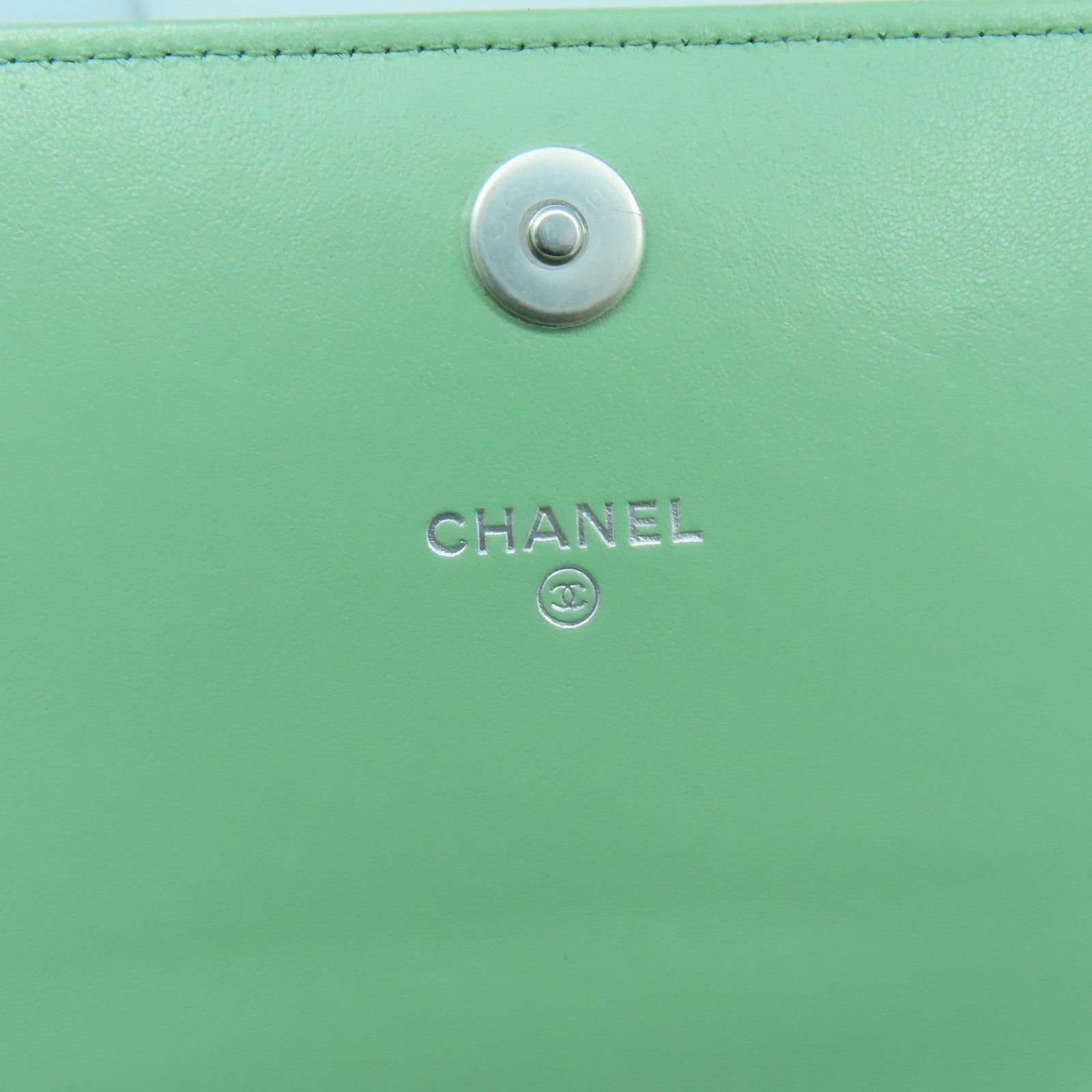 CHANEL 菱格Caviar皮革Boy Chain Shoulder Bag銀扣鏈帶肩背袋淺綠色
