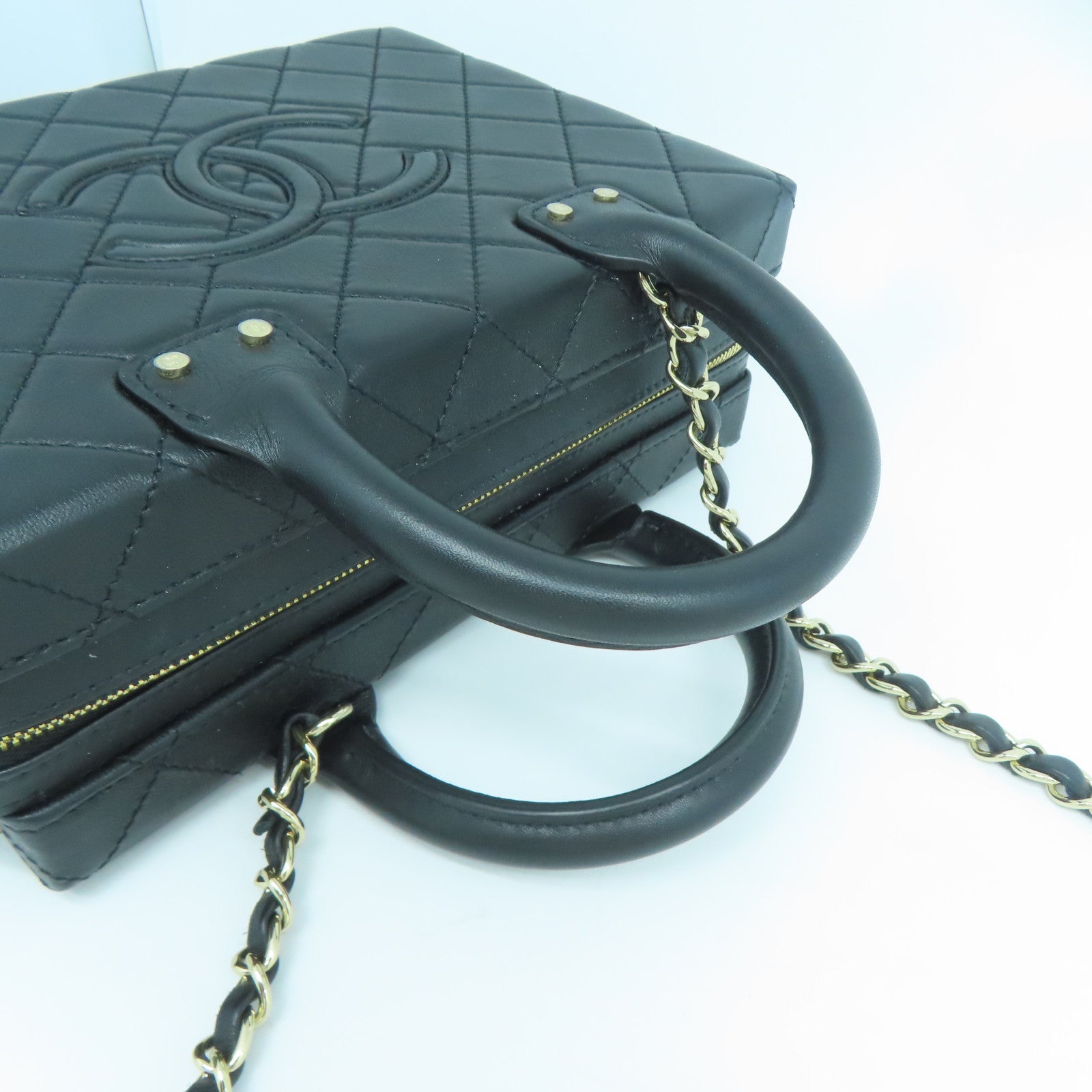 CHANEL 菱格牛皮皮革Vanity Case金扣手挽肩背兩用袋黑色
