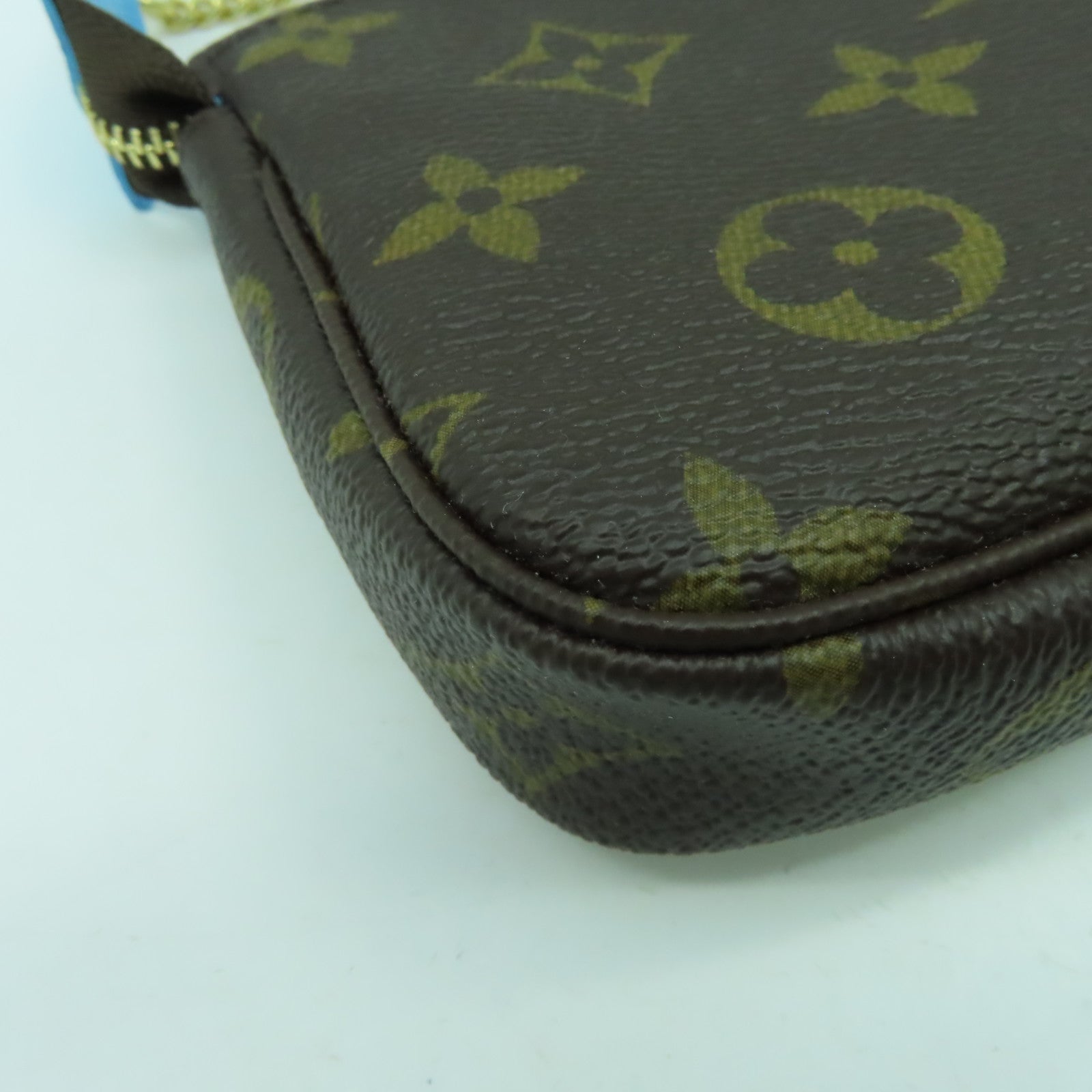 LOUIS VUITTON Monogram Mini Pochette Access金扣手挽袋彩色