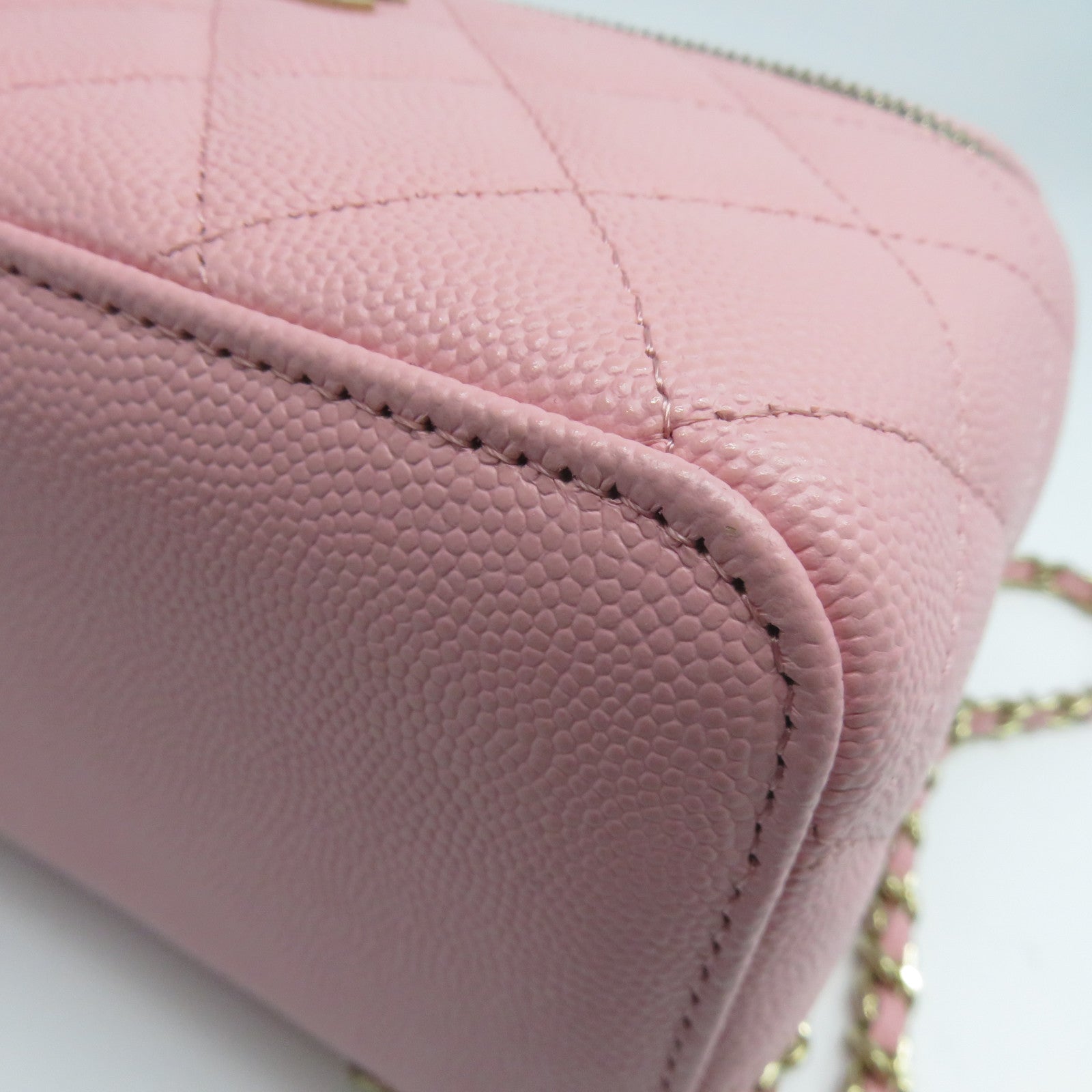CHANEL 菱格羊皮皮革Small Vanity Case金扣鏈帶肩背袋粉紅色